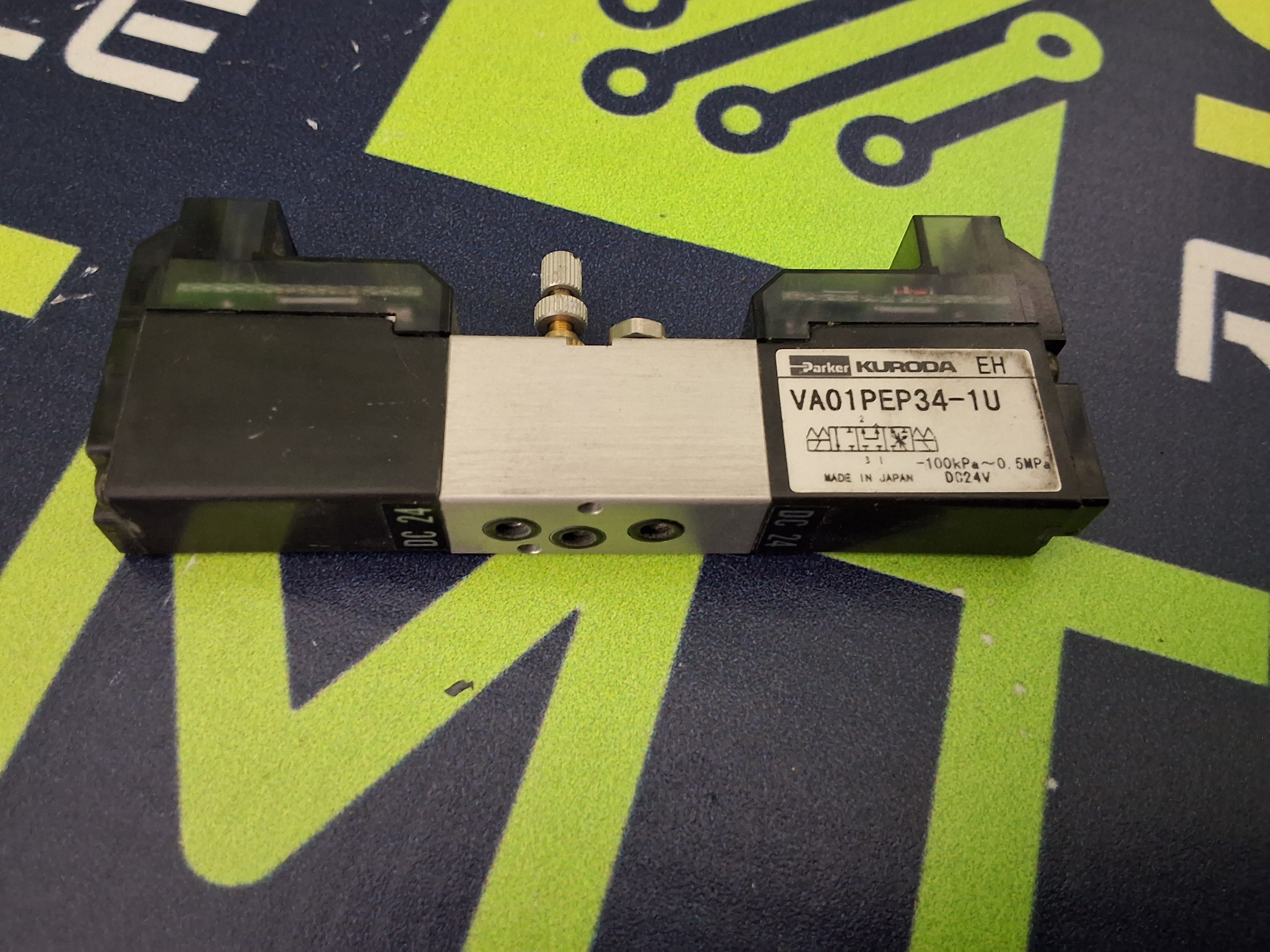 Used PARKER KURODA VA01PEP34-1U DIRECT-ACTING PNEUMATIC SOLENOID VALVE 24VDC