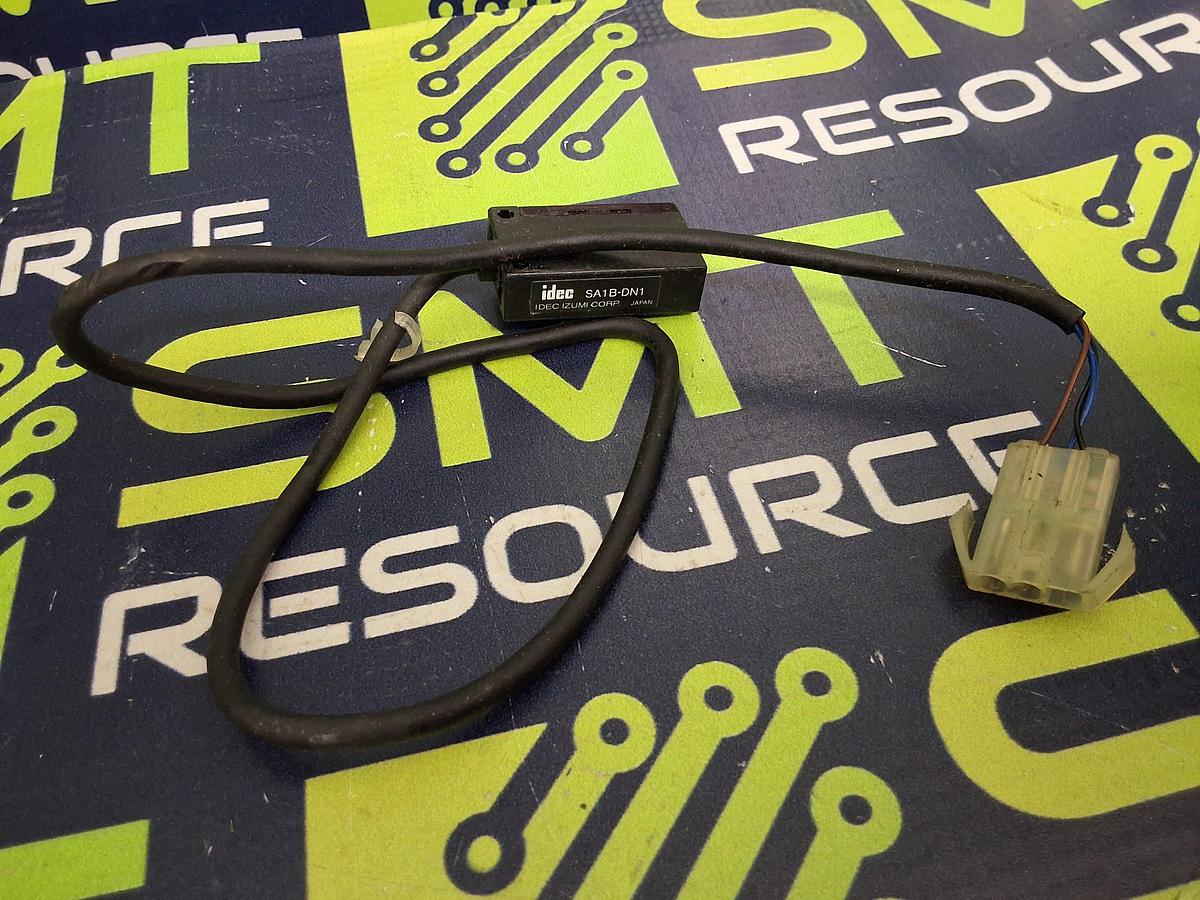 Used IDEC SA1B-DN1 PHOTOELECTRIC SENSOR