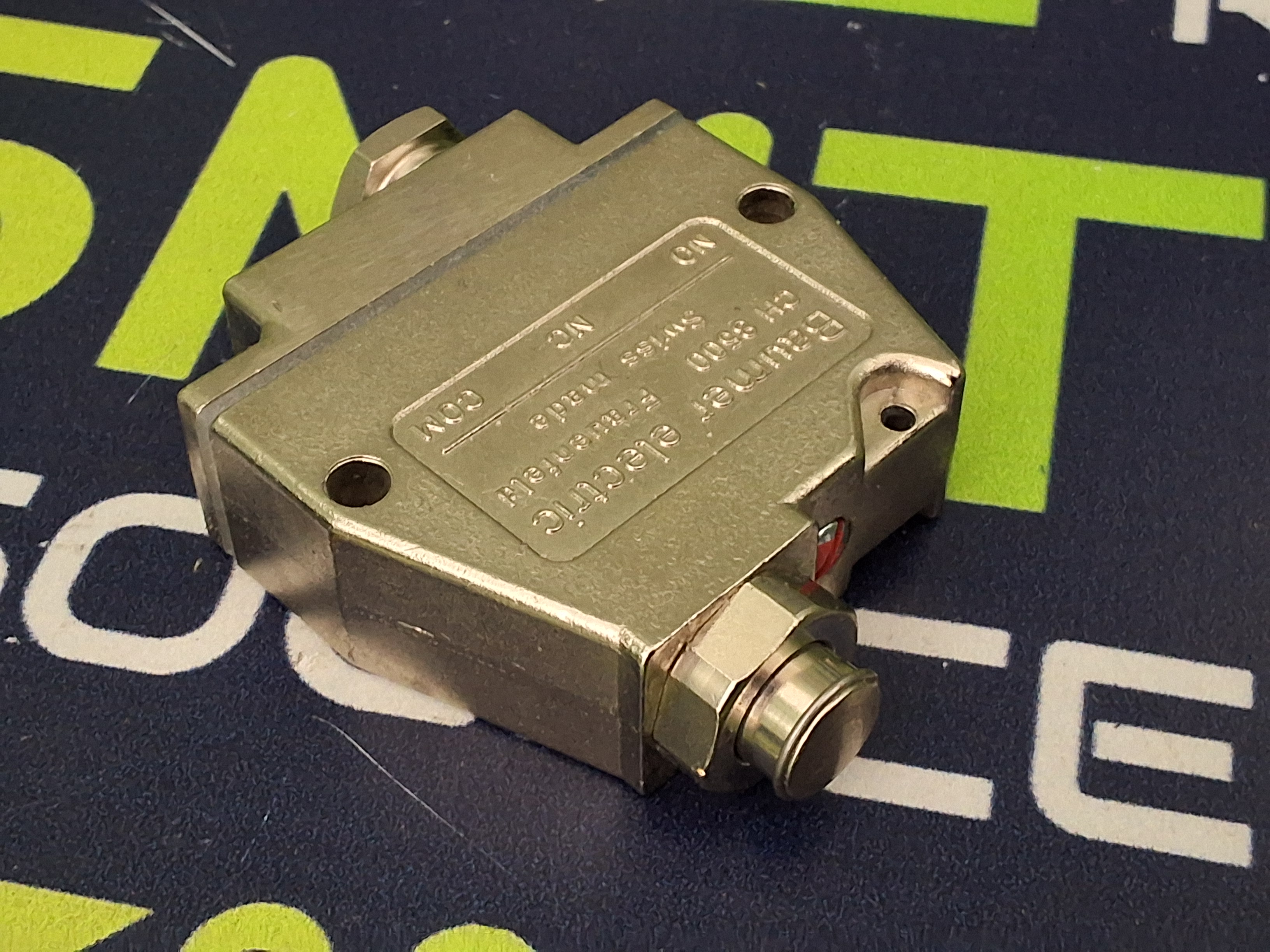 Used BAUMER 682 Y ni MICRO SWITCH / LIMIT SWITCH 682YNI