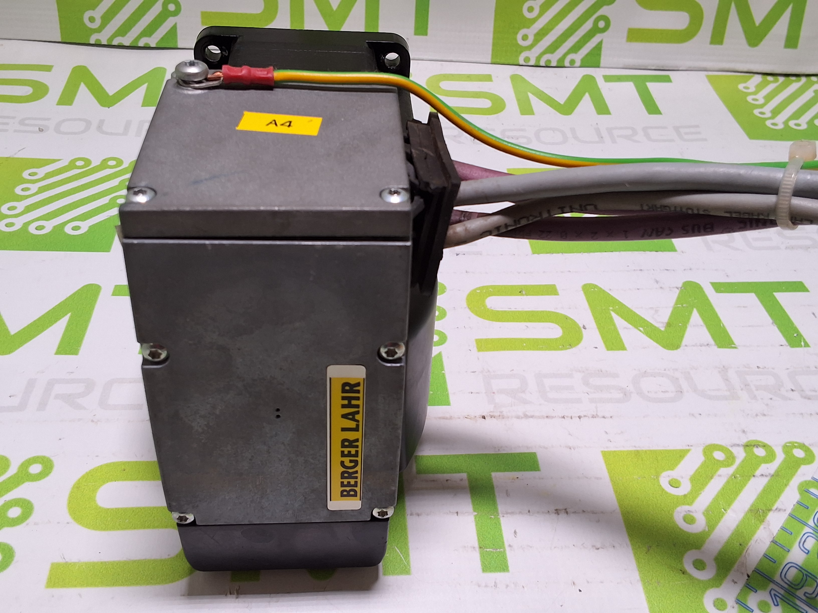 Used BERGER LAHR IFS93/2CAN-DS/---B54/O-001RPP41 SERVO MOTOR