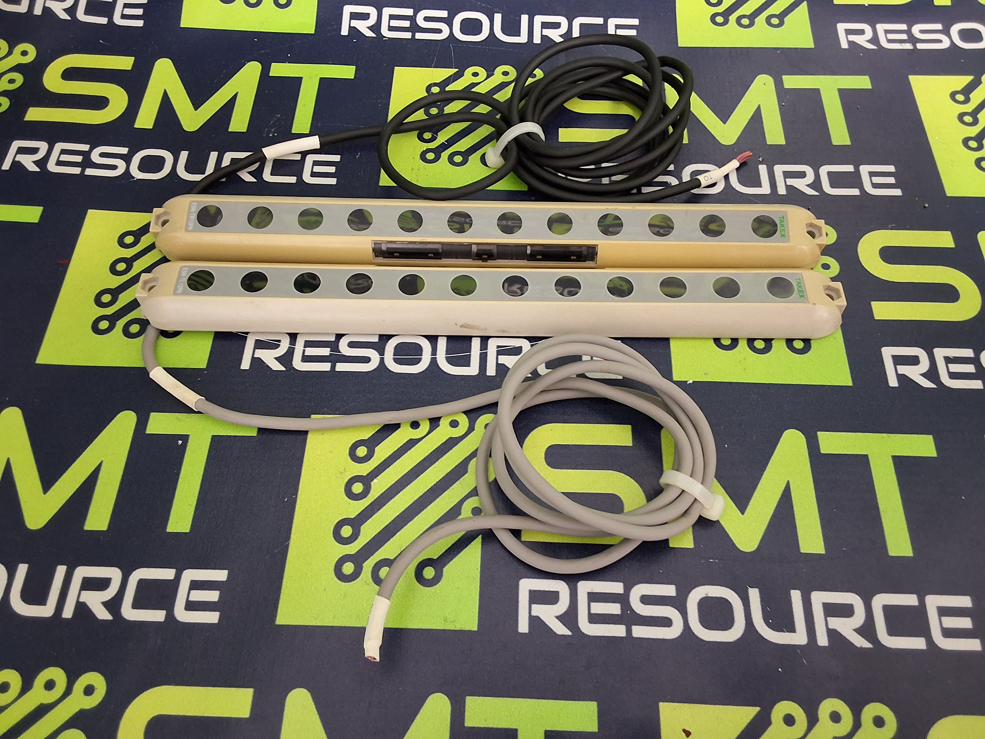 Used TAKEX ESN-TR12PN / ESN-TL12PN LIGHT CURTAIN SET 12-24VDC