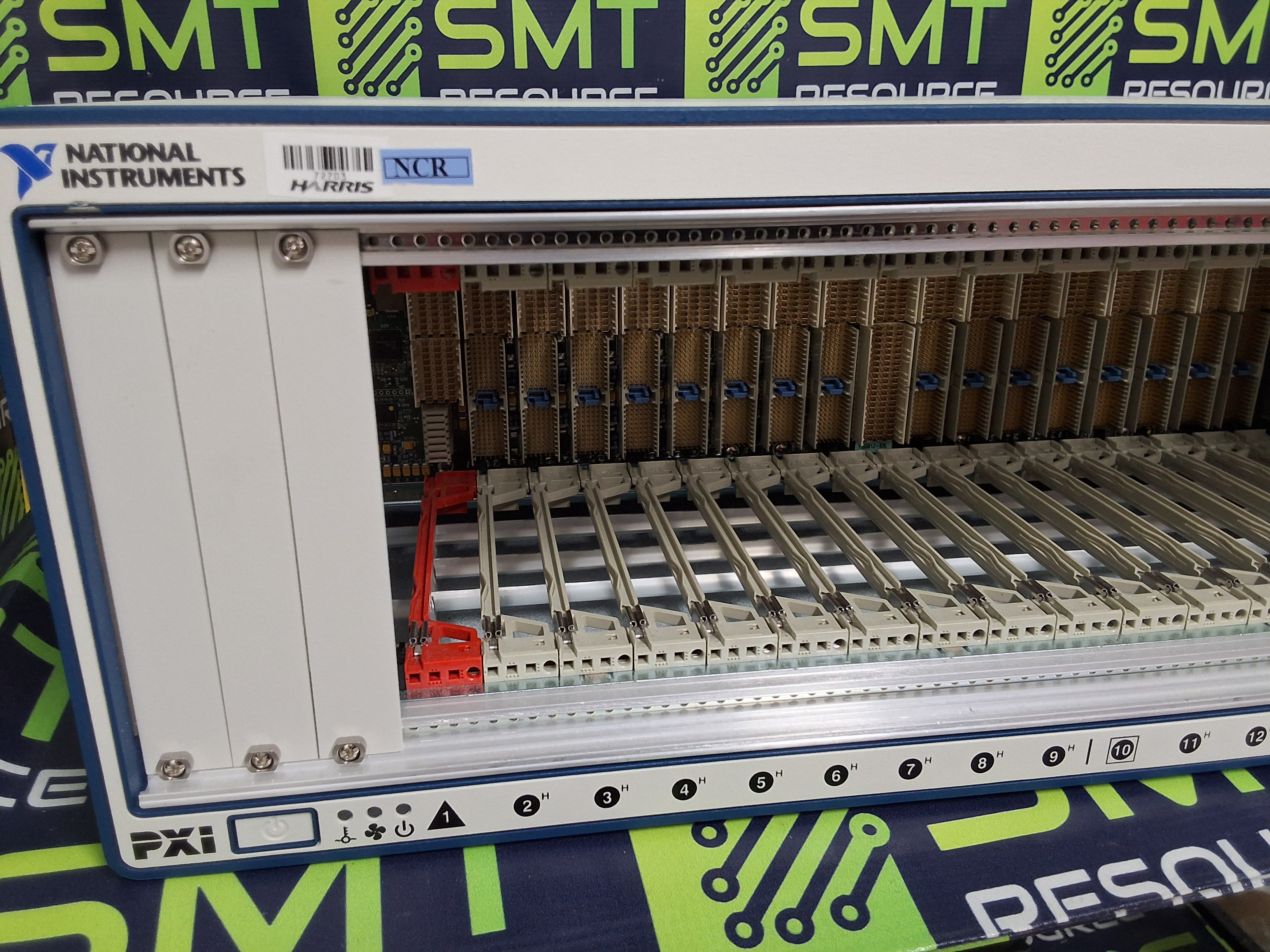 Used NATIONAL INSTRUMENTS PXIe-1085 / 153869K-01L 18-SLOT EXPRESS CHASSIS