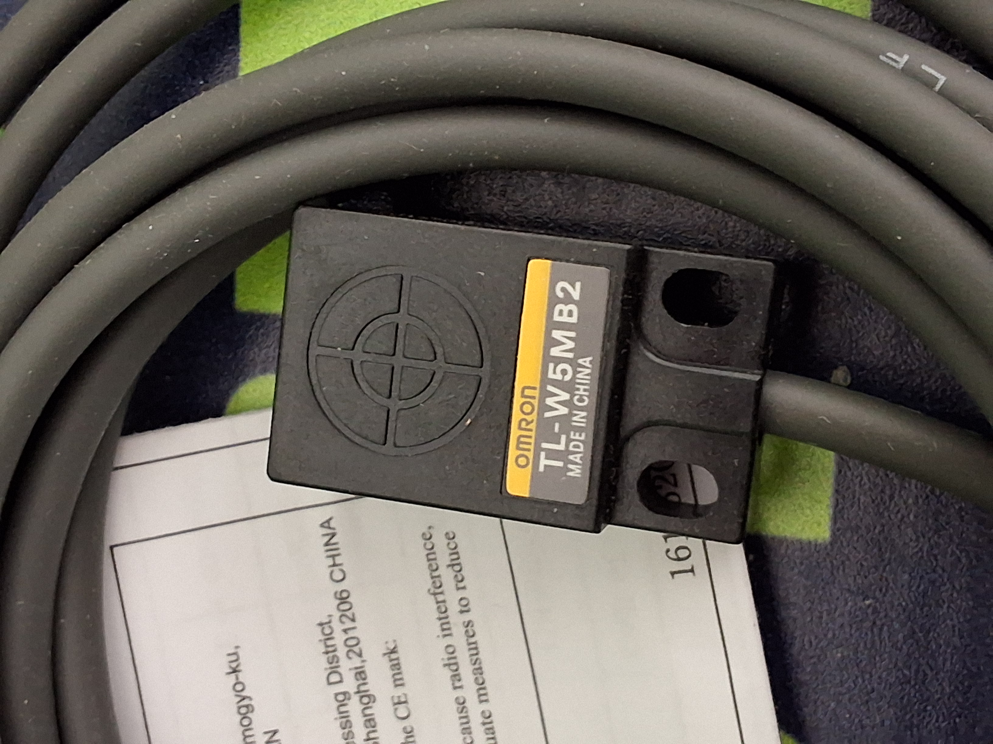 OMRON TL-W5MB2 INDUCTIVE PROXIMITY SENSOR 12-24VDC - BRAND NEW