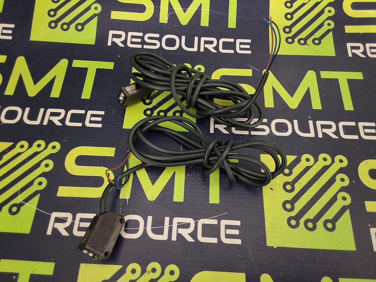 Used OMRON E3Z-D81 PHOTOELECTRIC SWITCH - LOT OF 2 UNITS