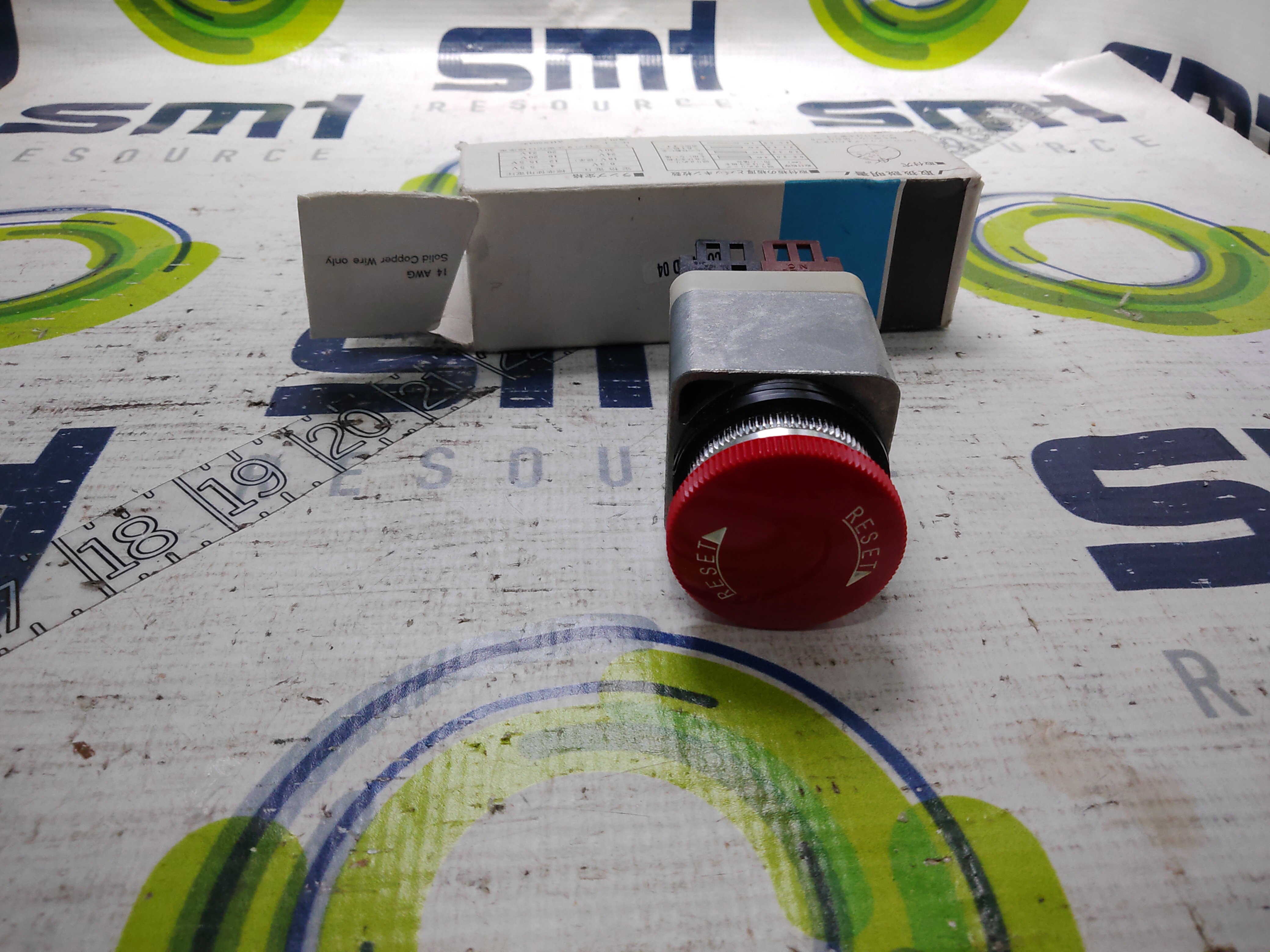 FUJI ELECTRIC AH30-VR11 E-STOP COMMAND SWITCH