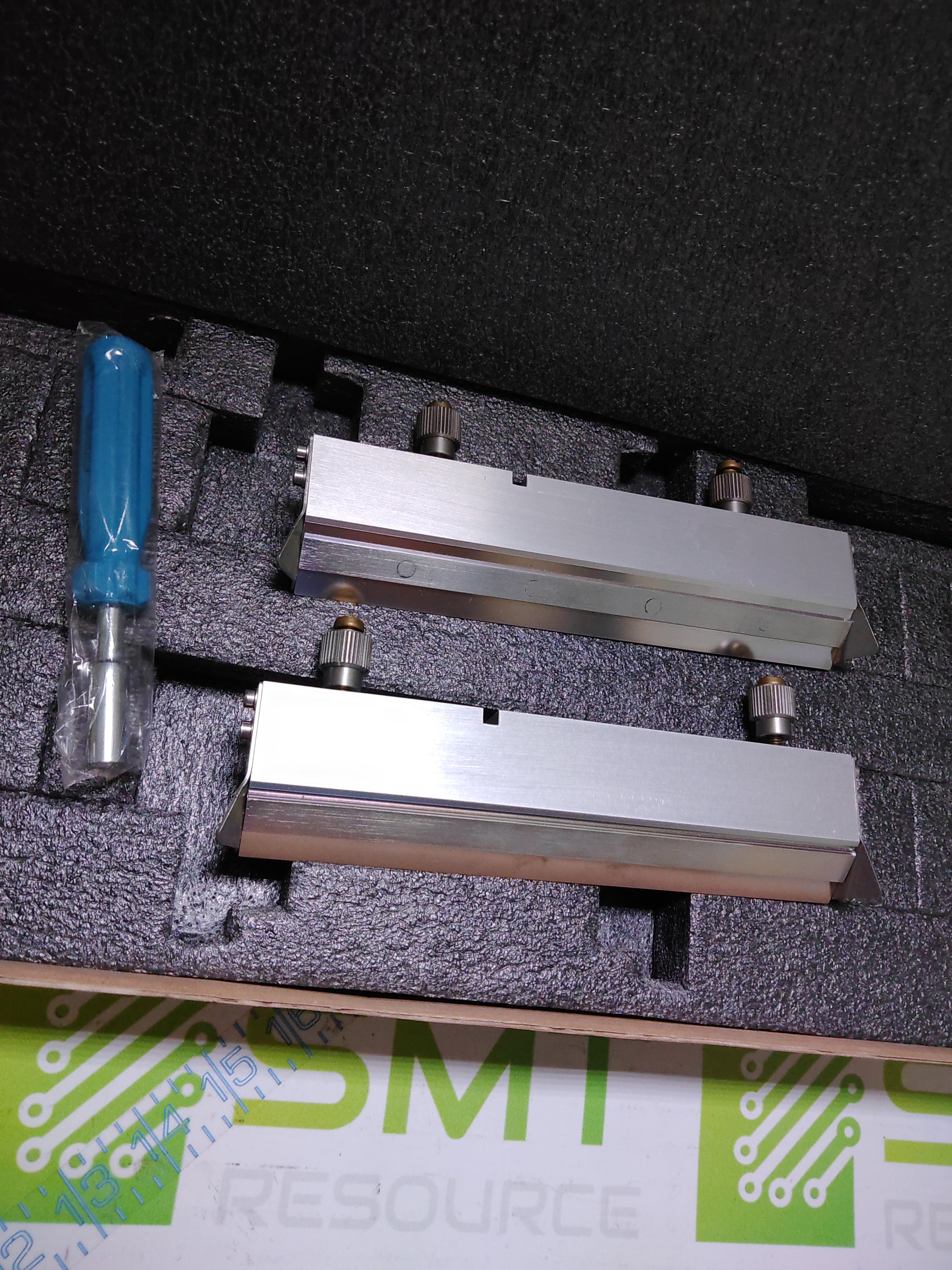 SQUEEGE HOLDER AND BLADE SET 200mm 7.87in