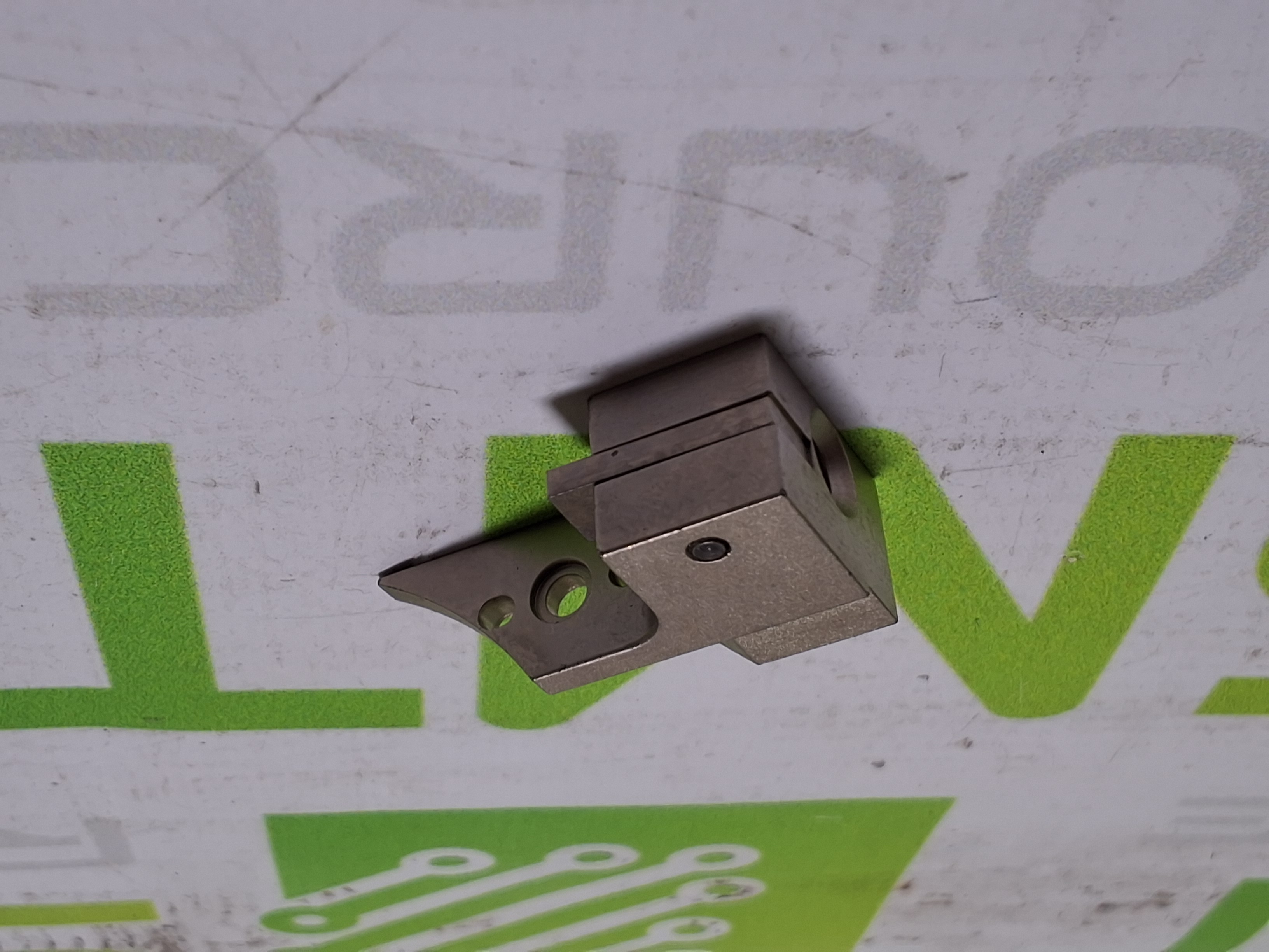 Used UNIVERSAL INSTRUMENTS 550A-S06 FRONT LOCATOR ASSEMBLY