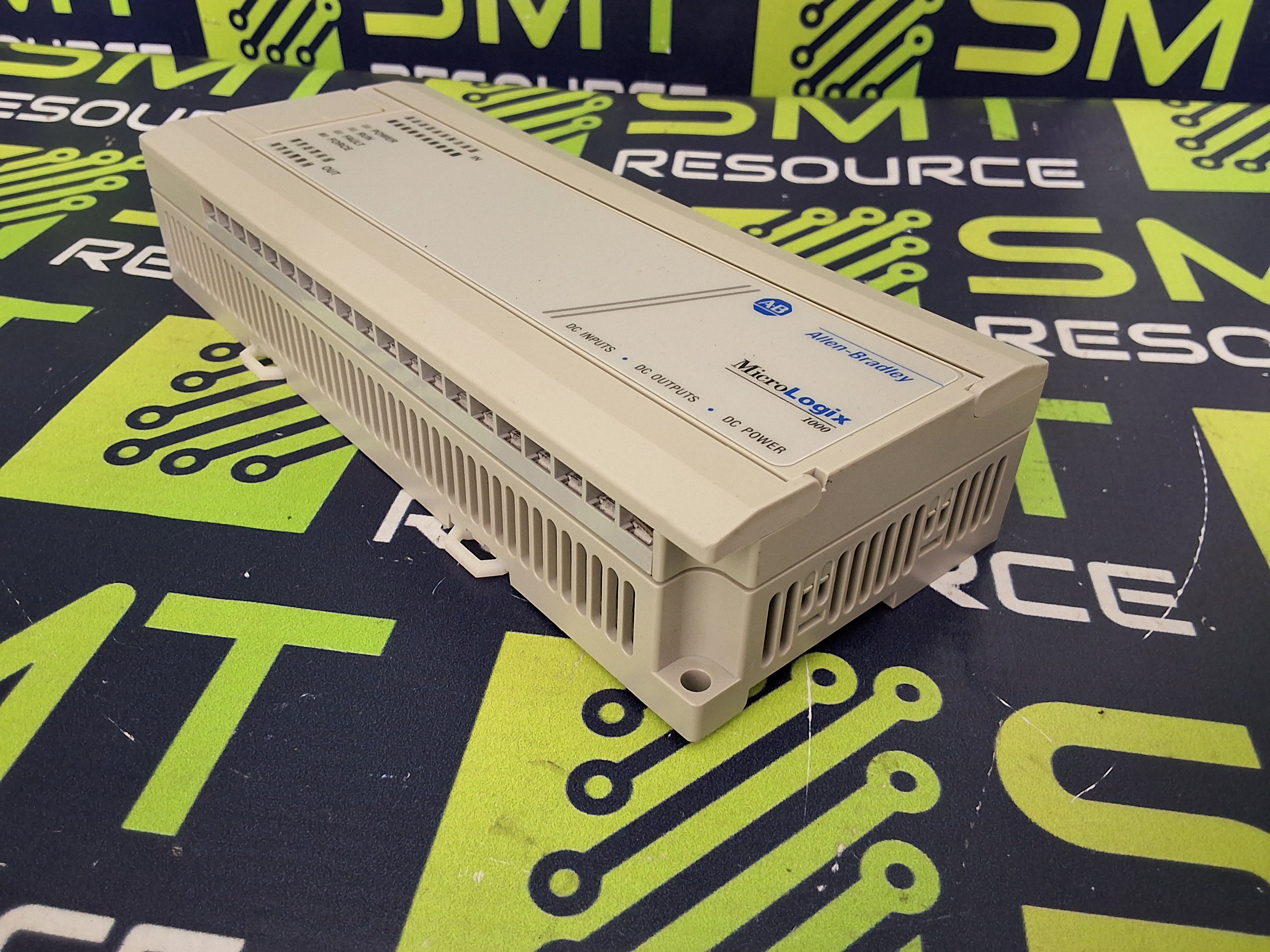 Used ALLEN-BRADLEY 1761-L32BBB MICROLOGIX 1000 PLC CONTROLLER
