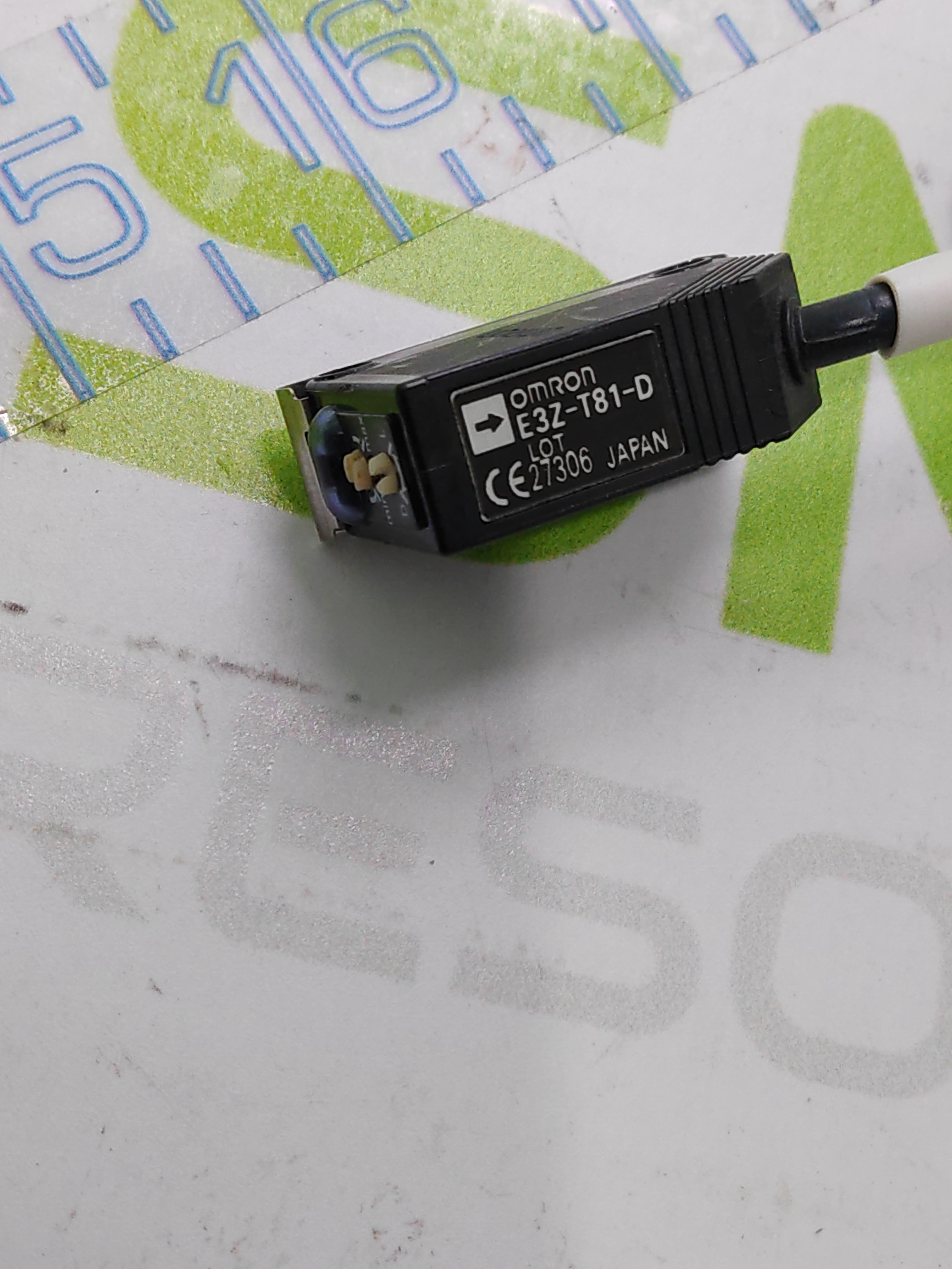Used OMRON E3Z-T81-L AND E3Z-T81-D PHOTOELECTRIC SENSOR