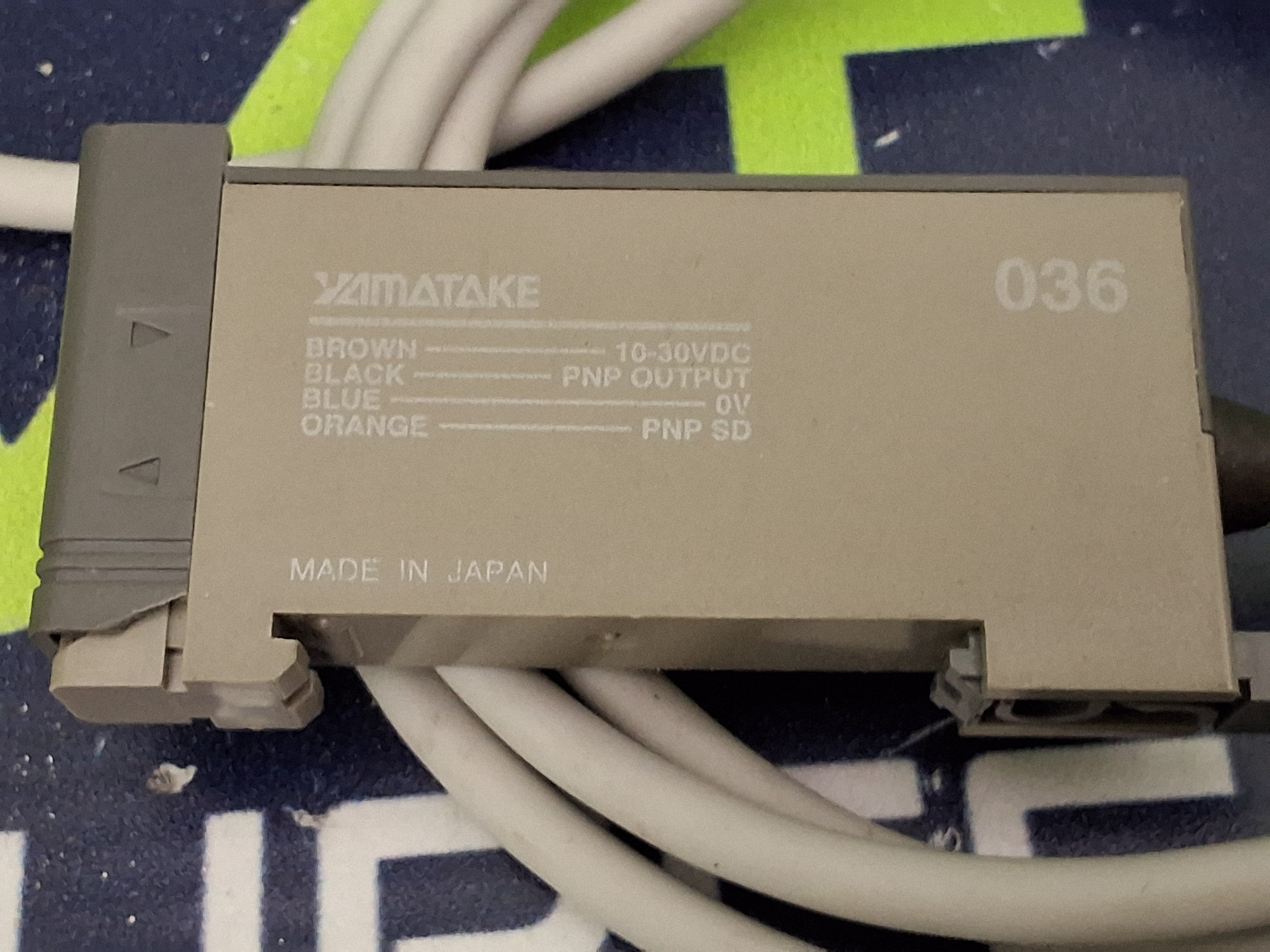 Used YAMATAKE / HONEYWELL HPX-A2 FIBER-OPTIC PHOTOELECTRIC SENSOR 10-30VDC