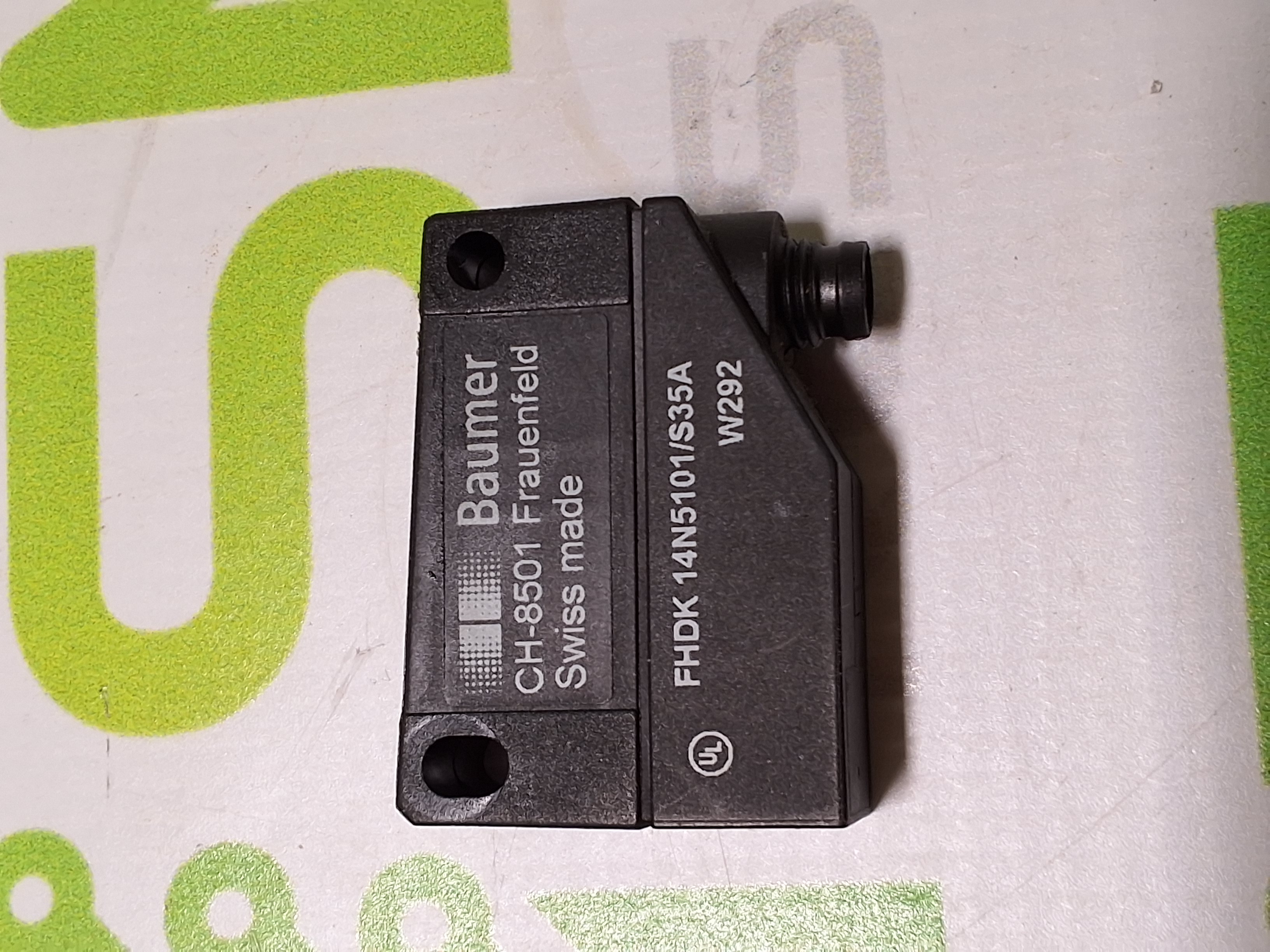 Used BAUMER CH-8501 FHDK 14N5101/S35A DIFFUSE PHOTOELECTRIC SENSOR