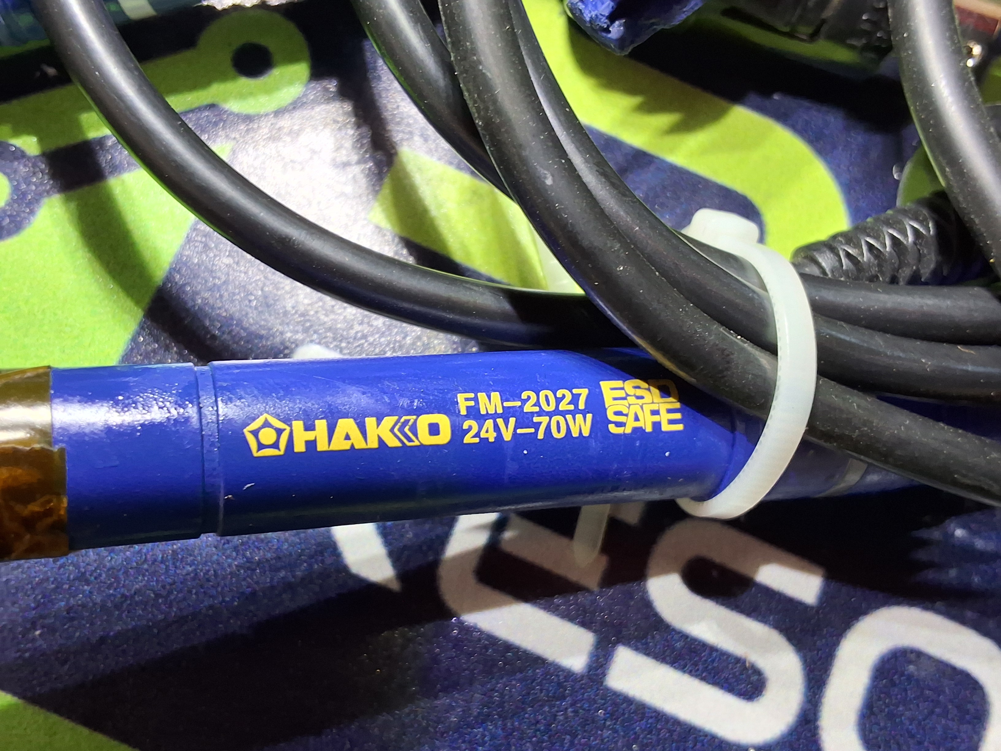 Used HAKKO FM-2027 SOLDERING IRON HANDPIECE 24V-70W - SOME DAMAGE