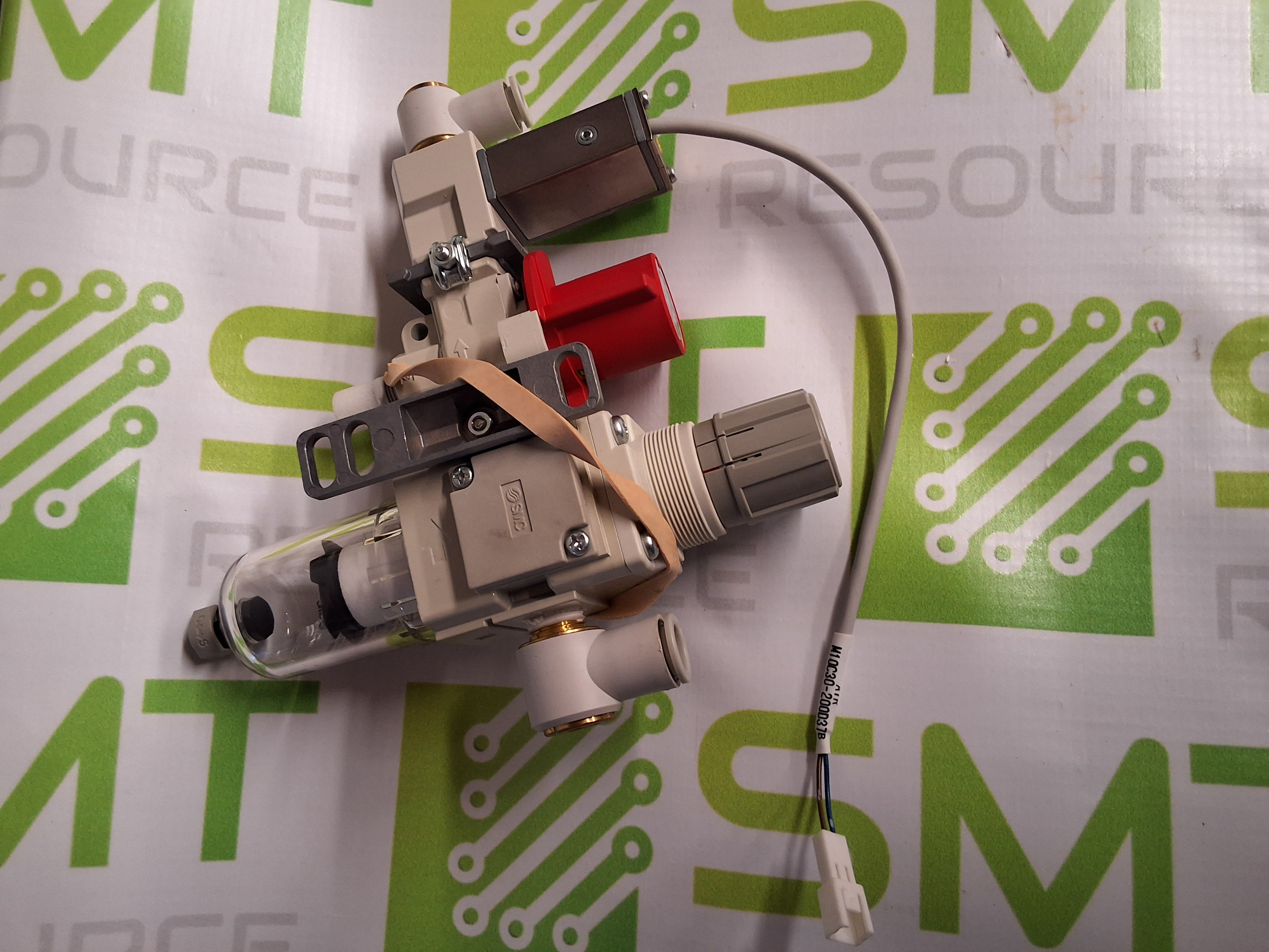 Used SMC FILTER REGULATOR AW20-02E-B W/ PRESSURE RELEASE VALVE AND PRESSURE SWITCH