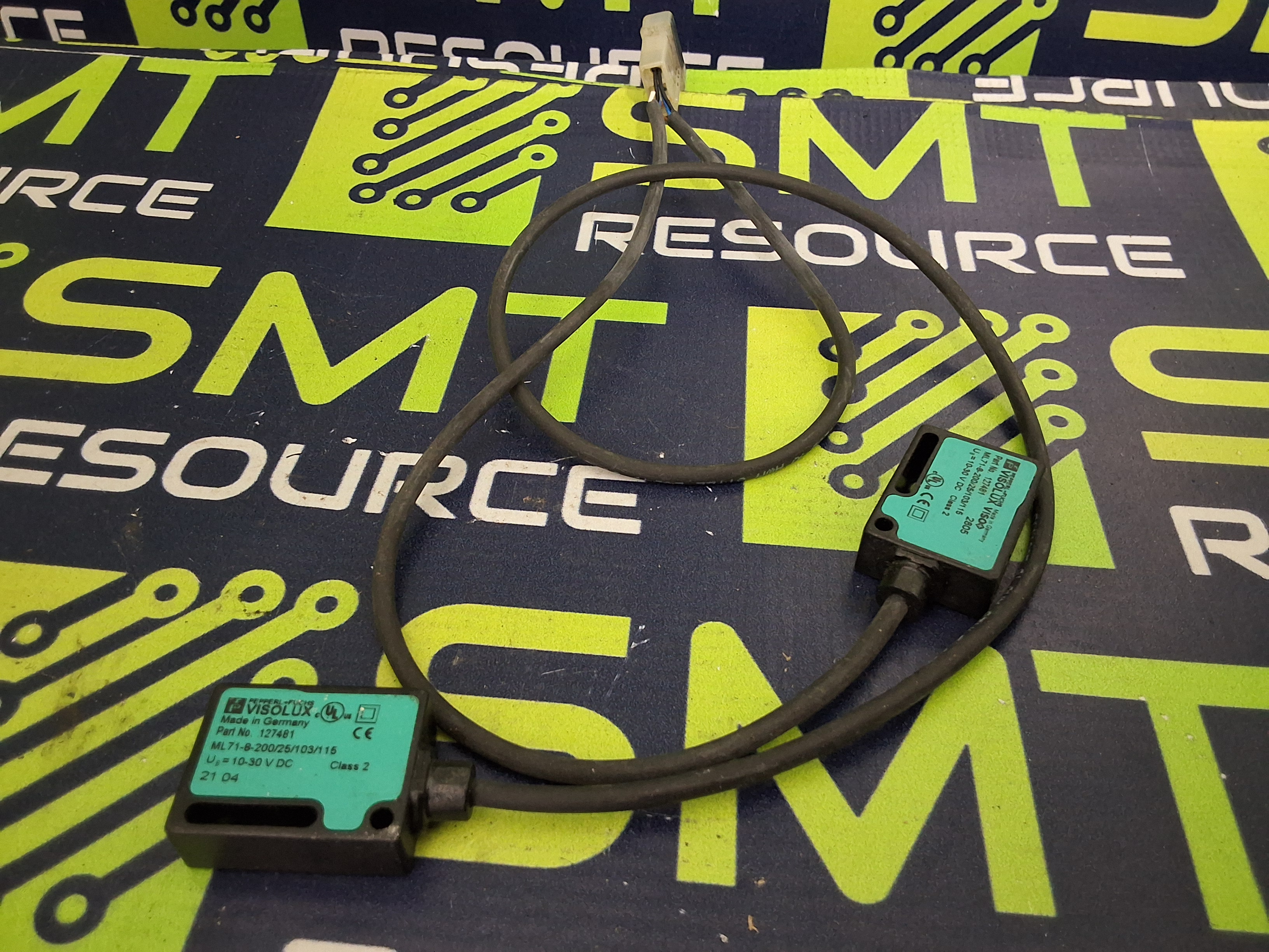 Used PEPPERL & FUCHS ML71-8-200/25/103/115 PHOTOELECTRIC SENSOR 127481 / ML71820025103115