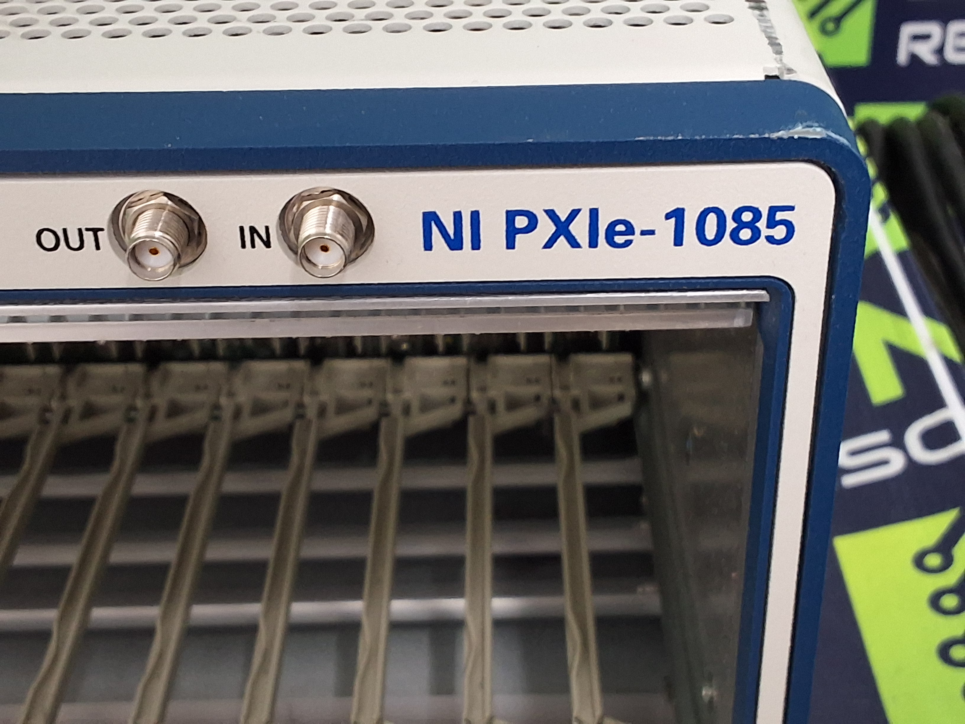 Used NATIONAL INSTRUMENTS PXIe-1085 / 153869K-01L 18-SLOT EXPRESS CHASSIS