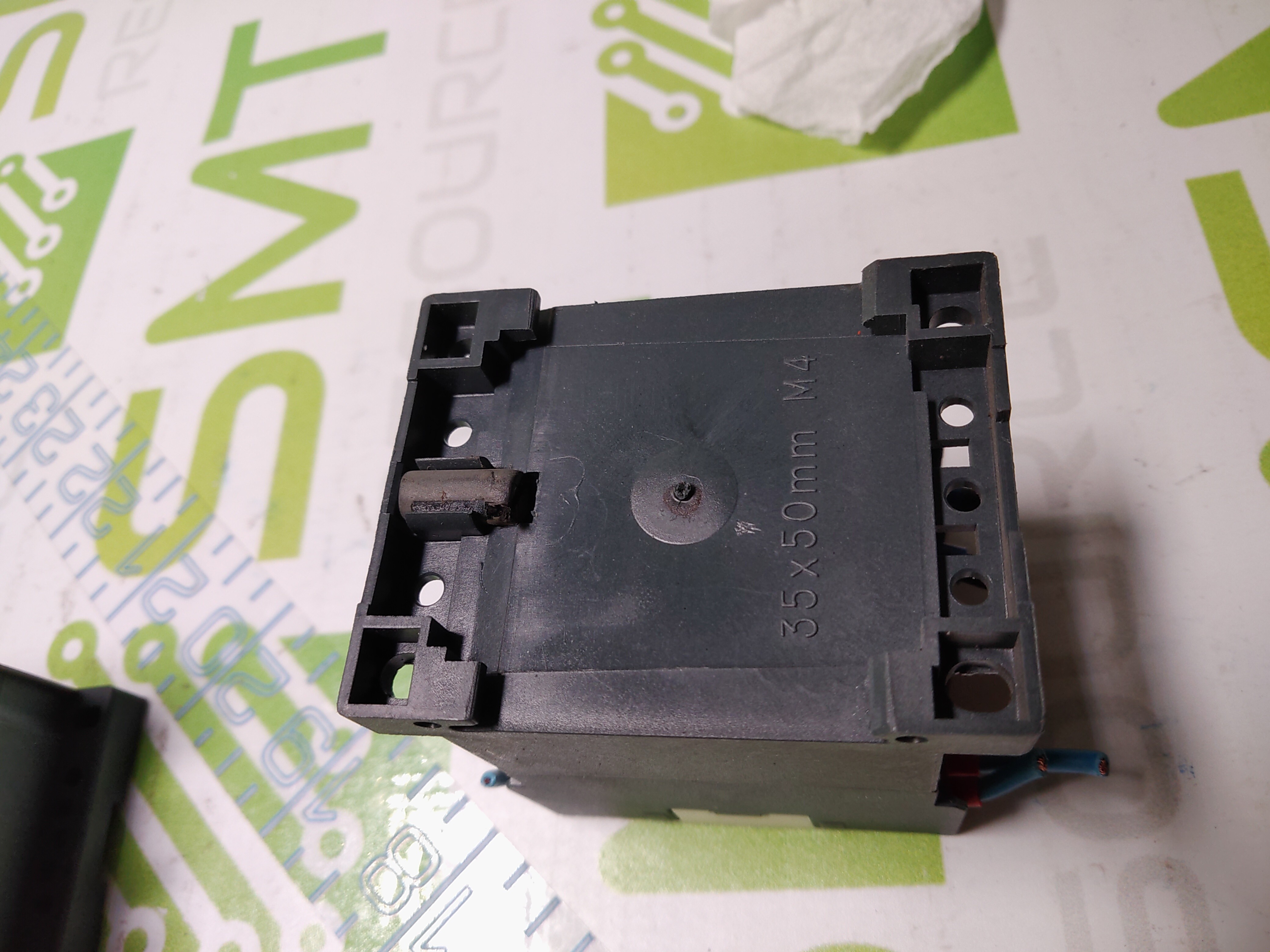 Used SCHNEIDER ELECTRIC CA4KN40BW3 RELAY