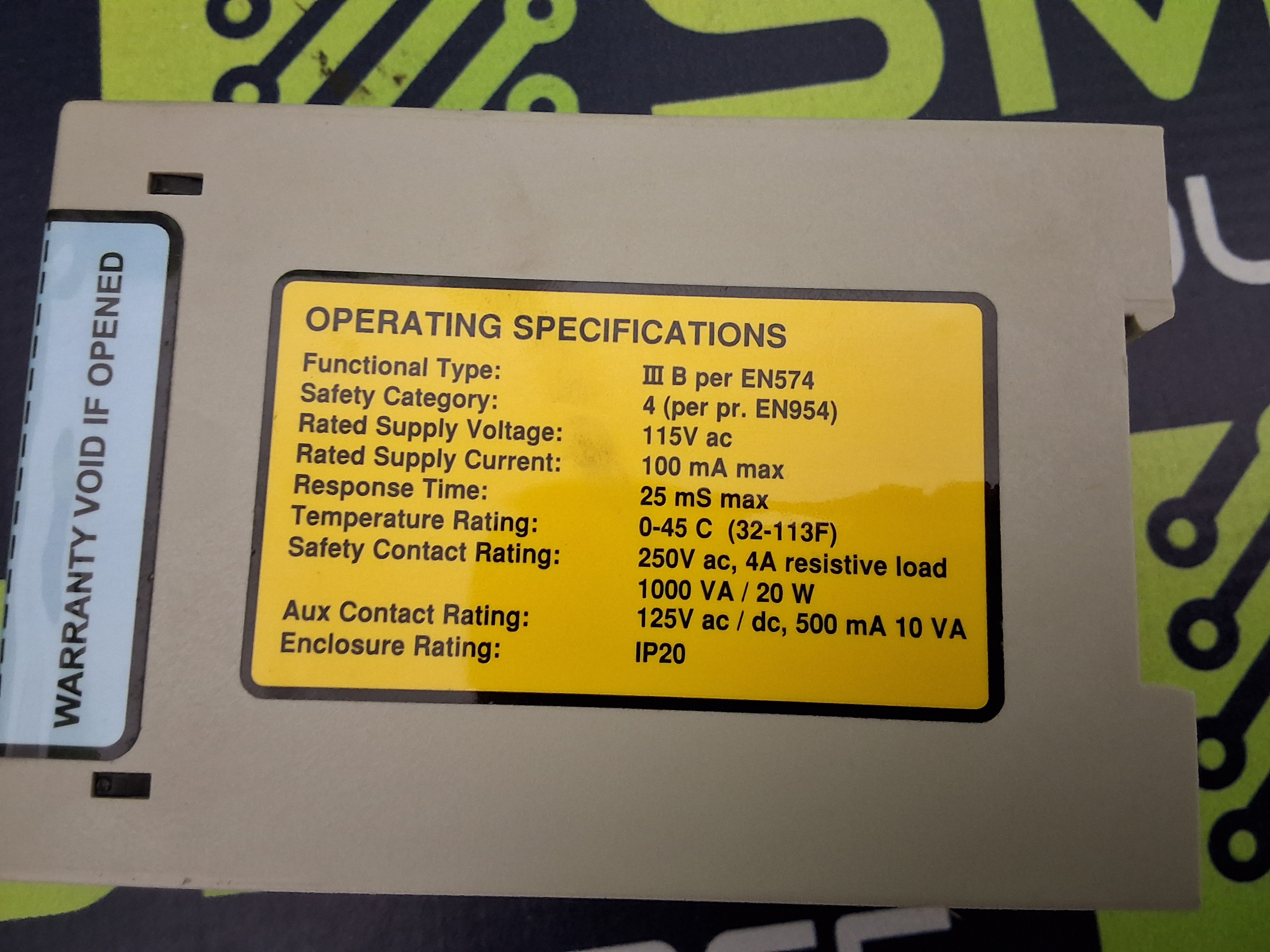 Used BANNER AT-AM-2A SAFETY RELAY MODULE