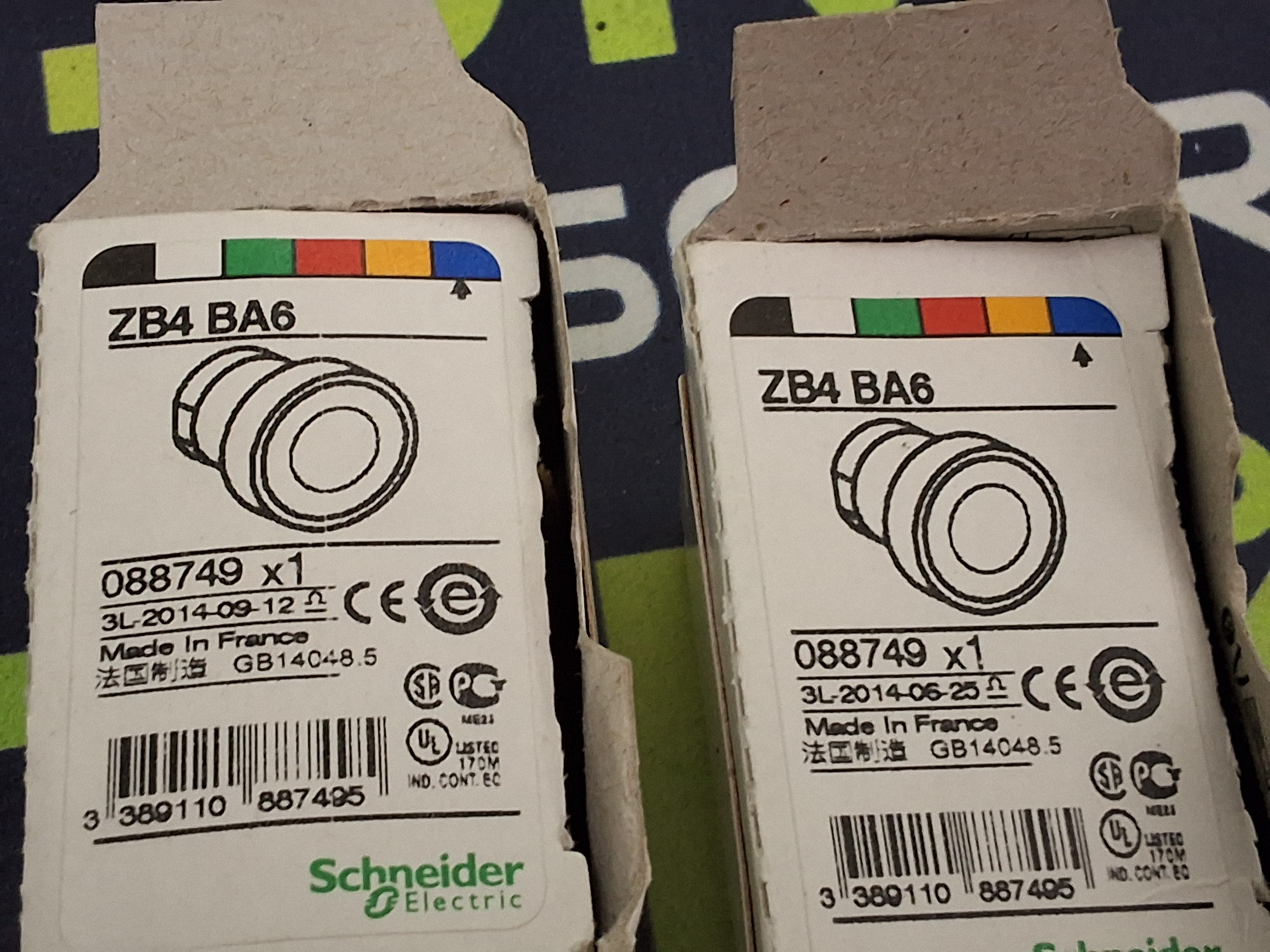 SCHNEIDER ELECTRIC ZB4BA6 BLUE PUSHBUTTON HEAD - LOT OF 2 - BRAND NEW