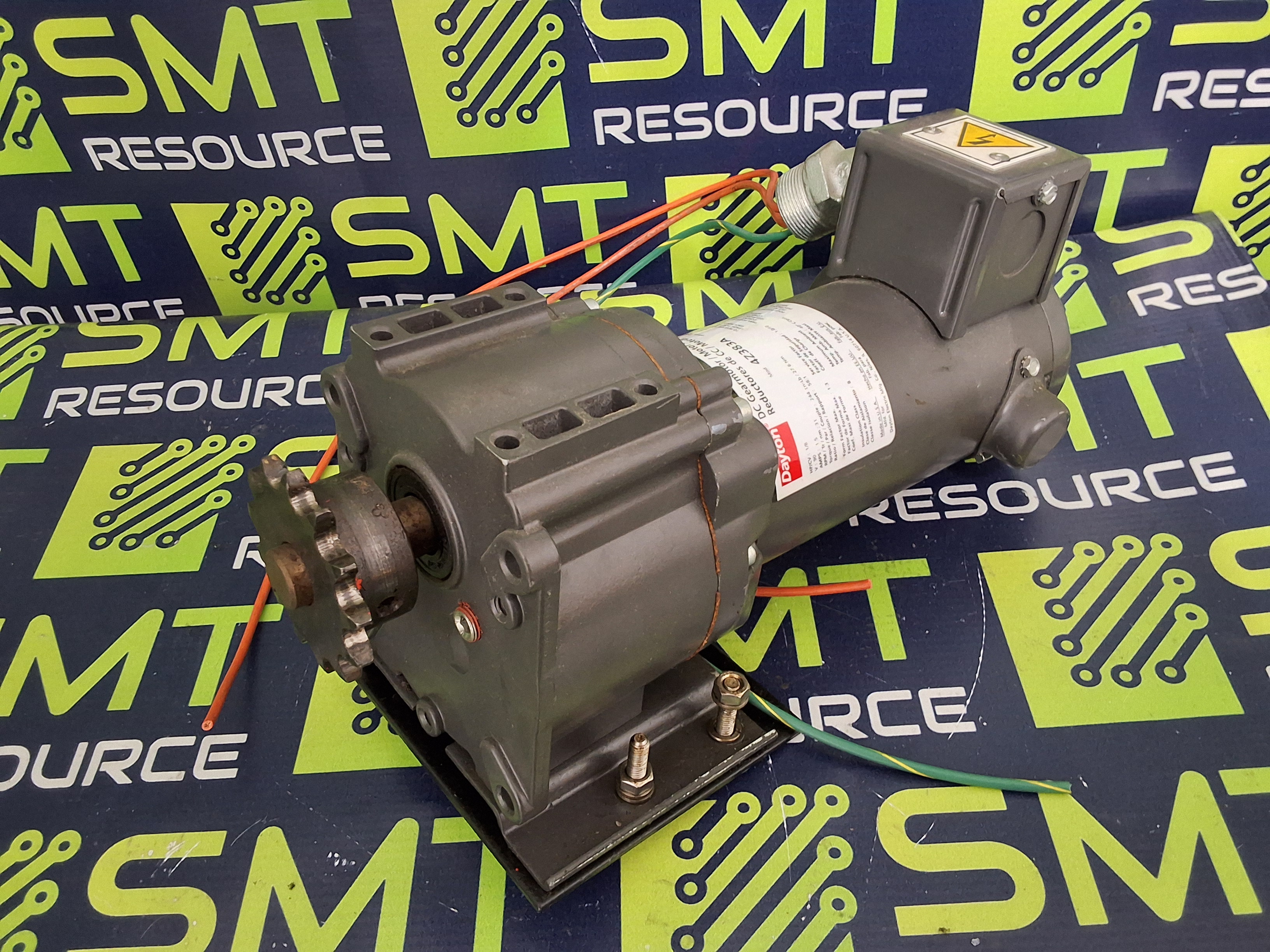 Used DAYTON 4Z383A DC GEARMOTOR 1/8HP 90V 31RPM 1.5A