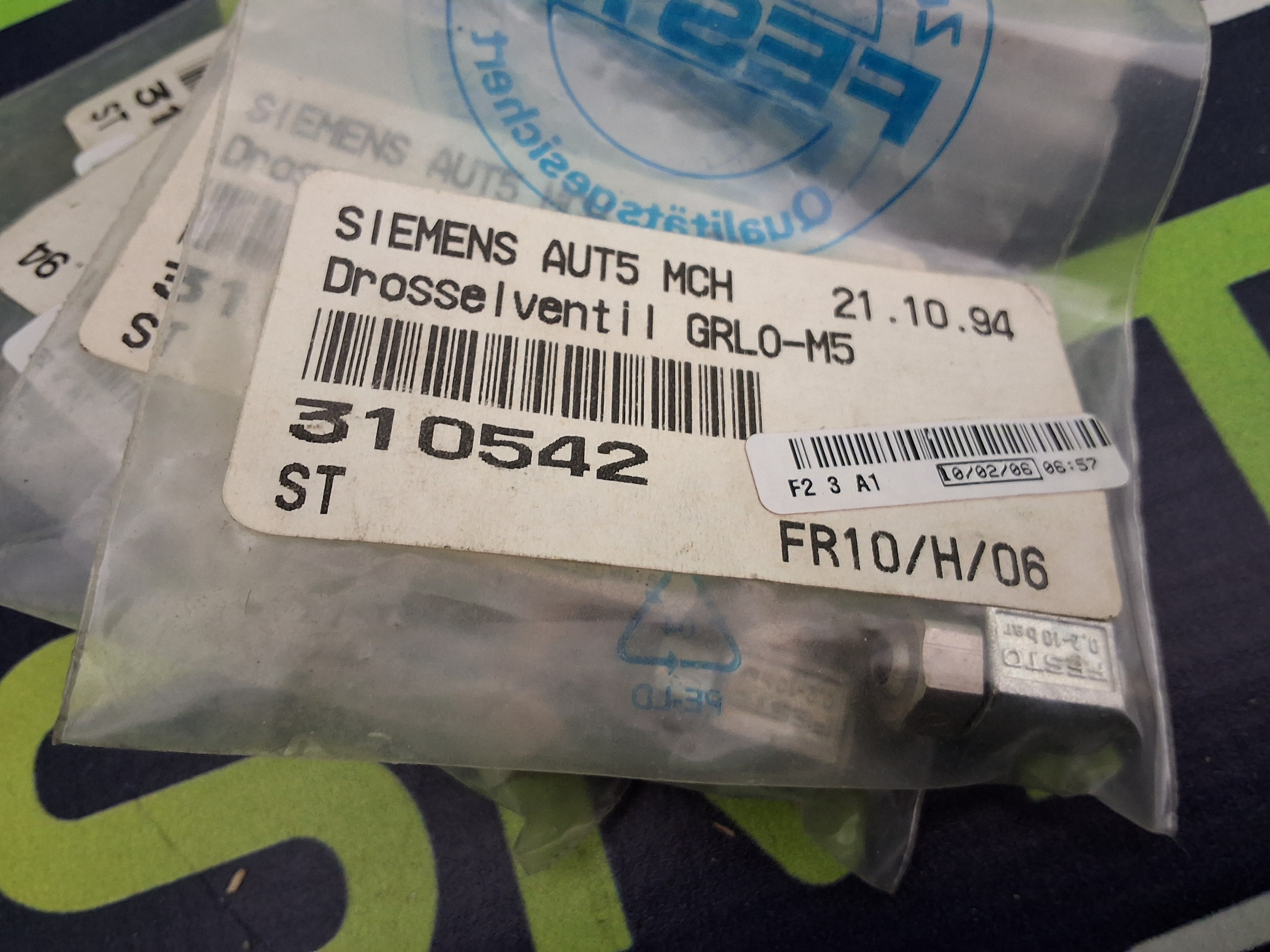 FESTO GRLO-M5 PNEUMATIC FLOW CONTROL VALVE 310542 - LOT OF 5 - BRAND NEW