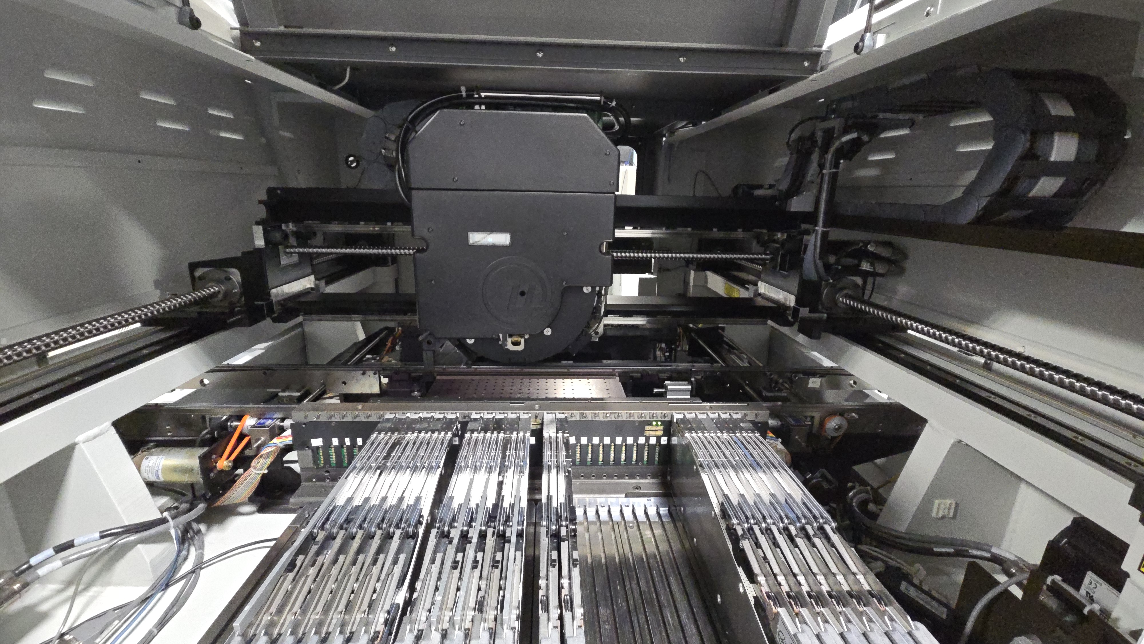 Used UIC Advantis AC-30 Lightning Pick and Place Machine