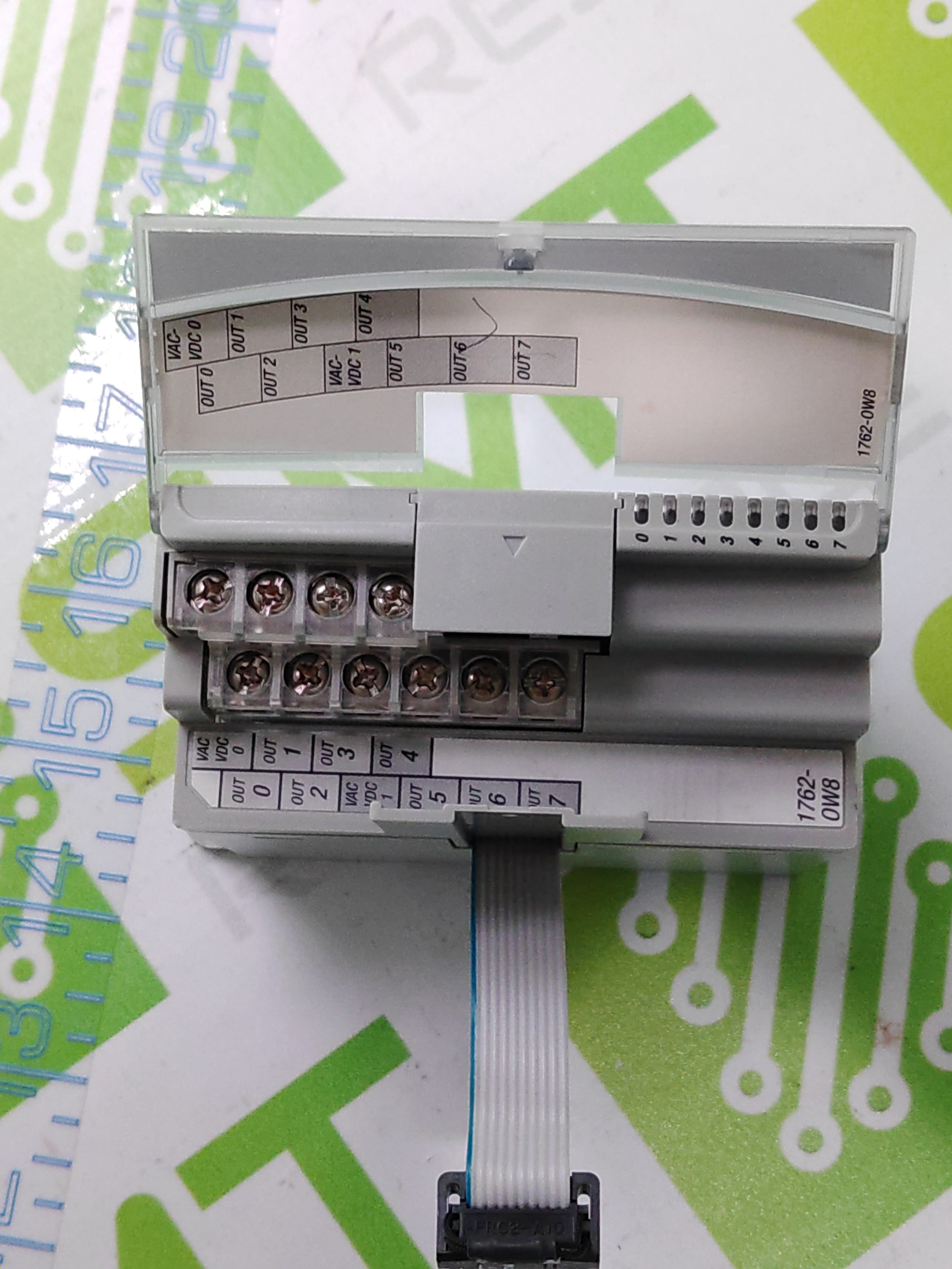 Used ALLEN-BRADLEY 1762-OW8 MICROLOGIX RELAY OUTPUT MODULE