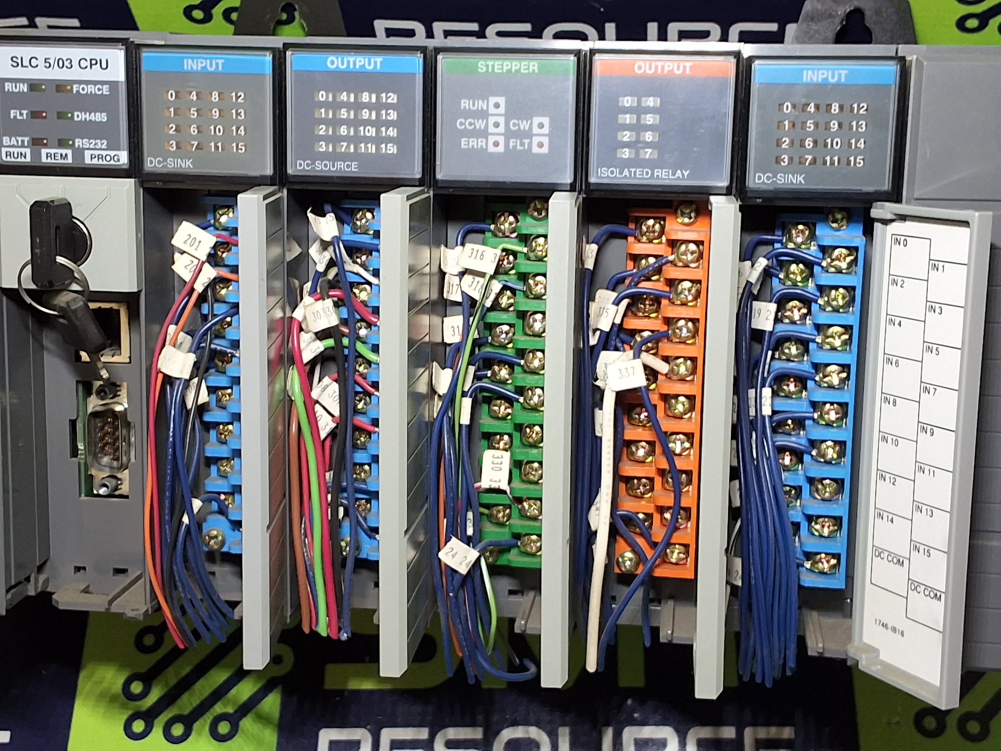 Used ALLEN BRADLEY SLC 500 7-SLOT RACK DC POWER SUPPLY SLC 5/03 CPU MODULE 1746-A7 WITH 2 KEYS