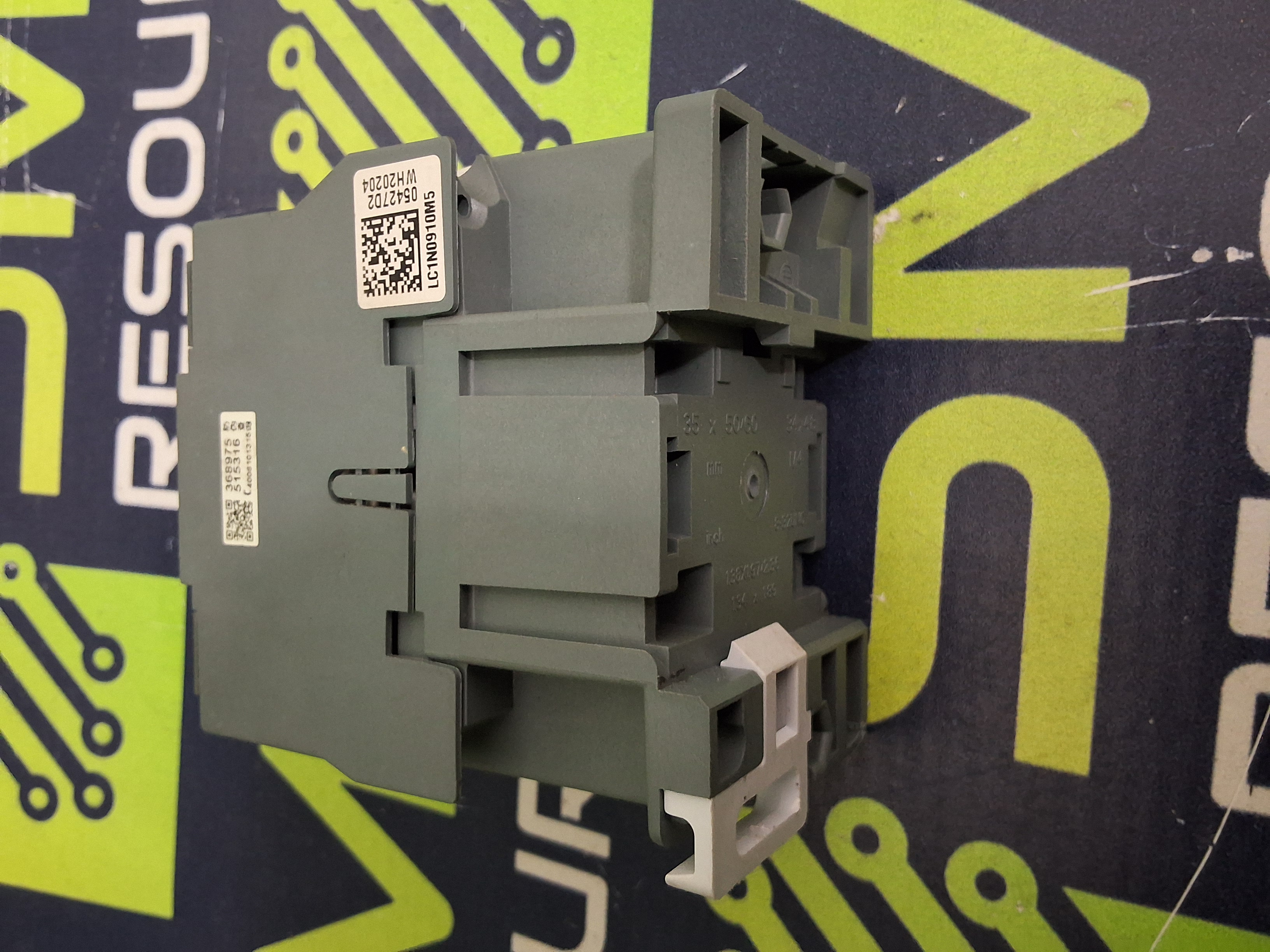 Used SCHNEIDER ELECTRIC LC1N0910 CONTACTOR