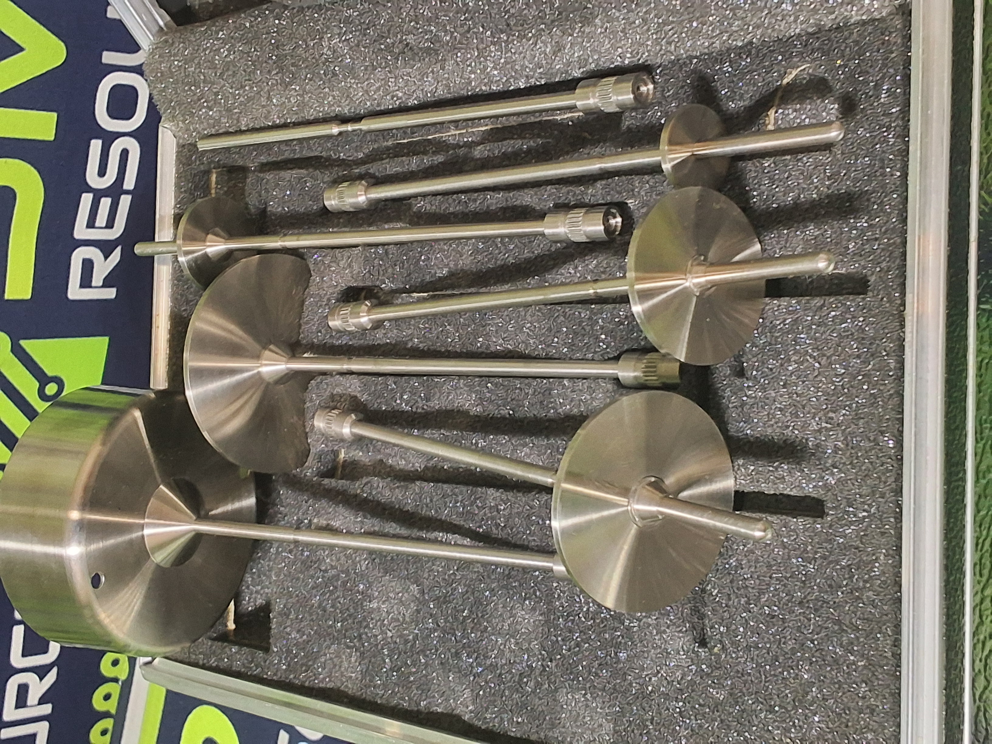 Used BROOKFIELD 7-PIECE RV SPINDLE COMPLETE SET WITH ORIGINAL HARD CASE 