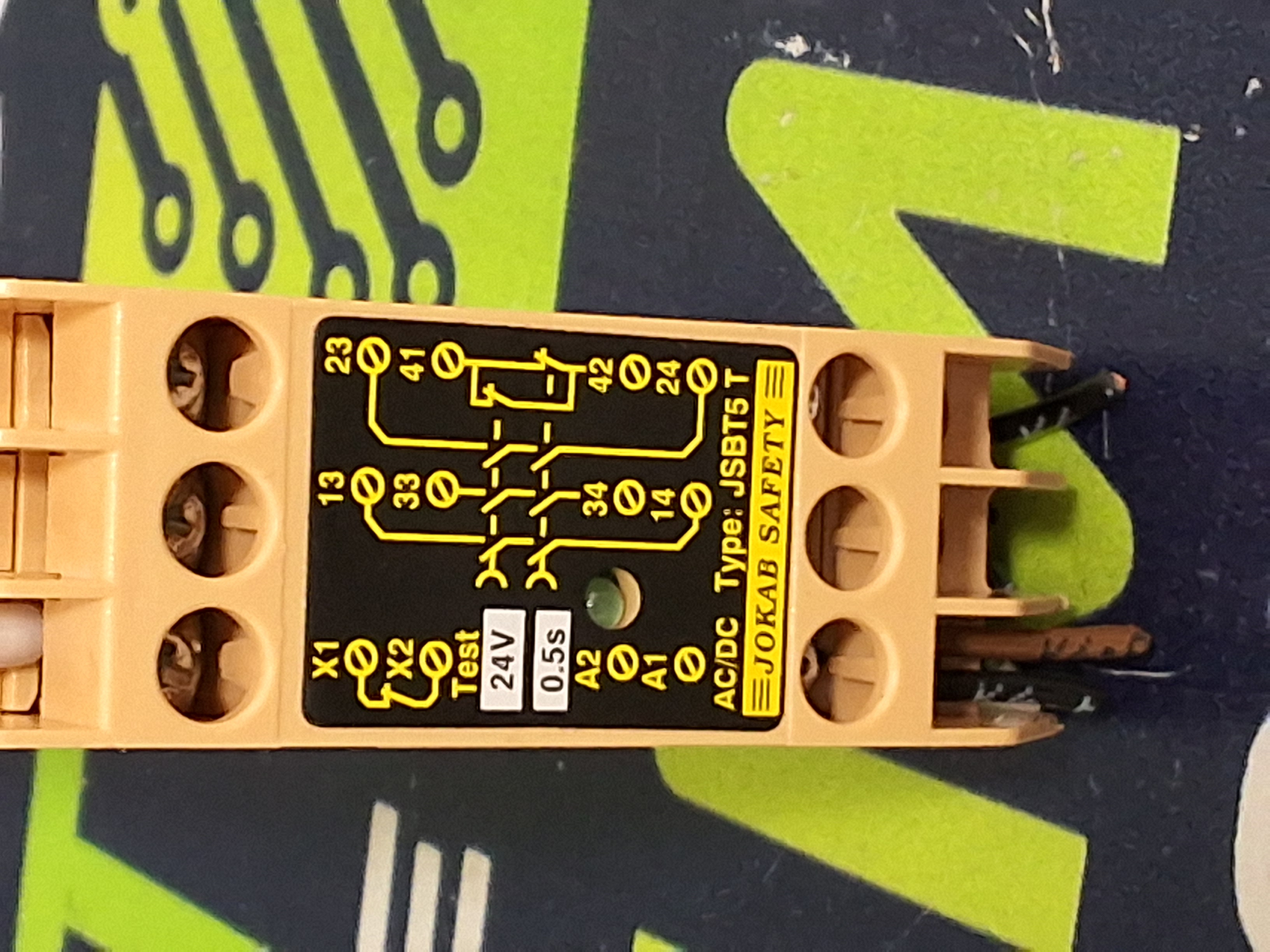 Used JOKAB SAFETY JSBT5T SAFETY RELAY 24V