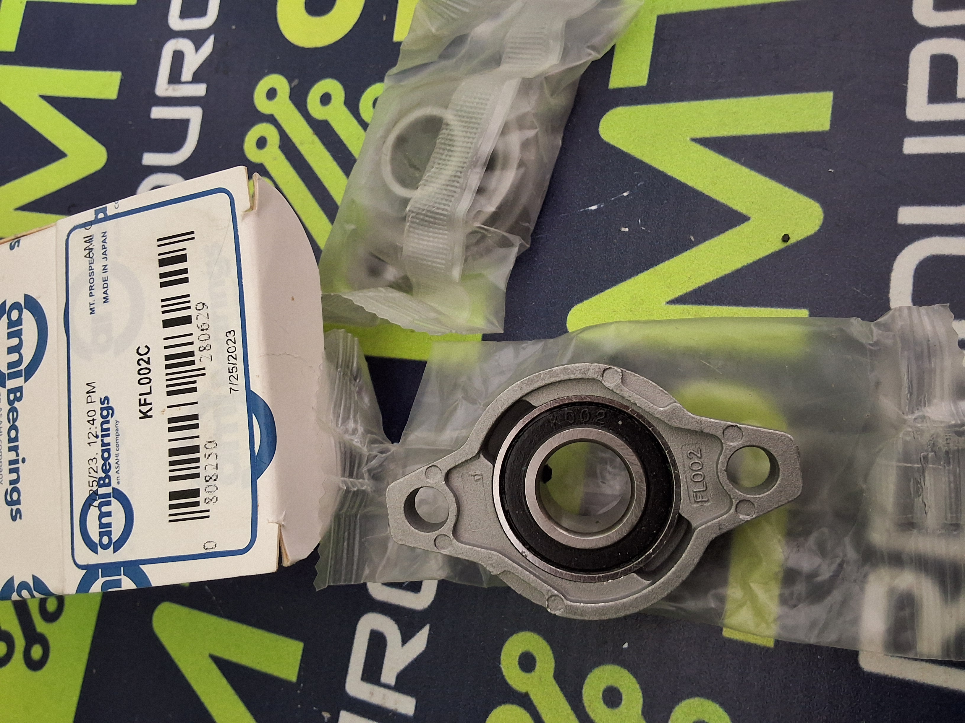 AMI BEARINGS KFL002C / FL002 15mm bore two-bolt flange ball bearing - LOT OF 2 - BRAND NEW