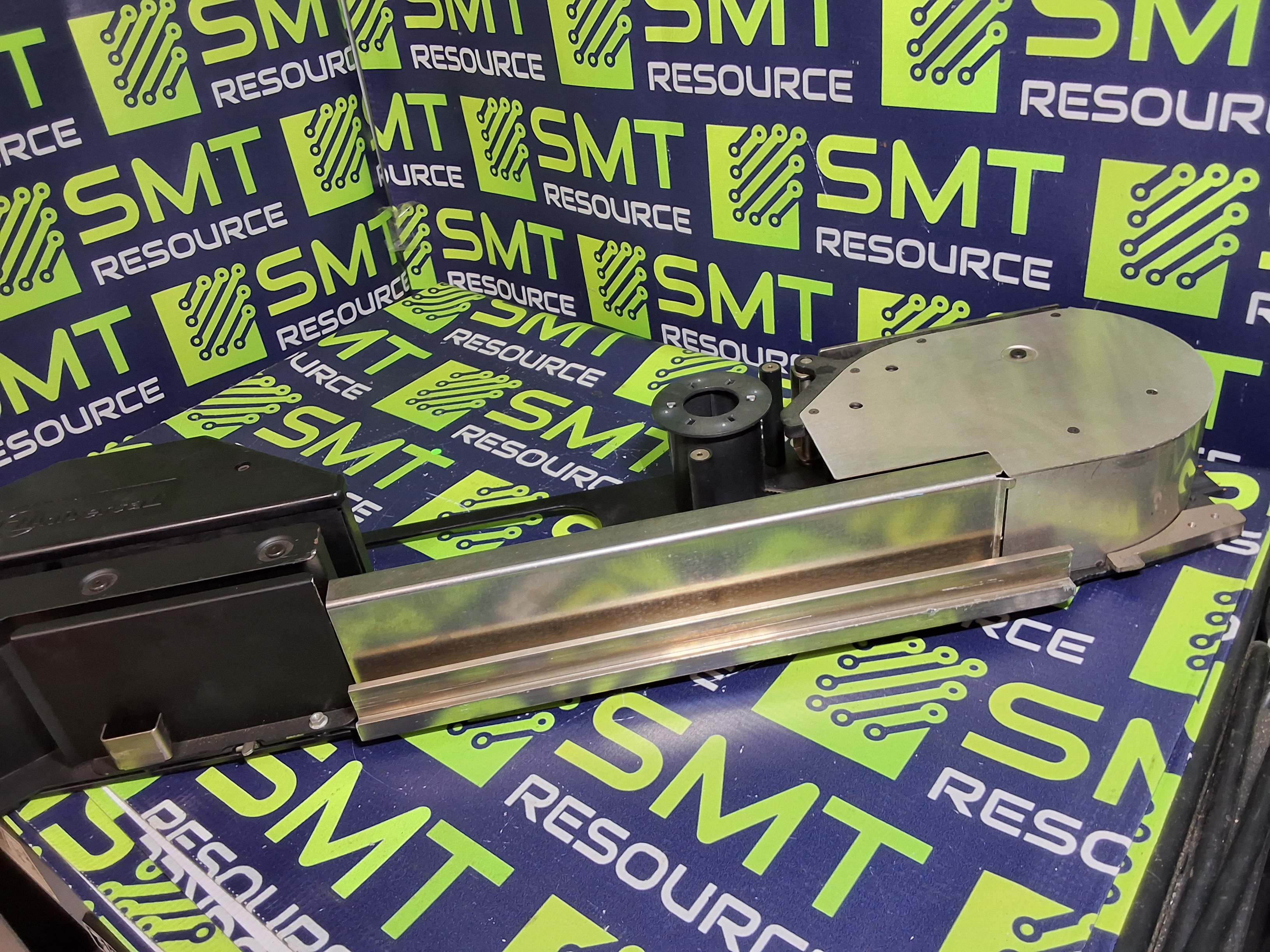 Used UNIVERSAL INSTRUMENTS 49680903 56mm GREEN PRECISION PRO MULTI-PITCH ELECTRONIC TAPE FEEDER