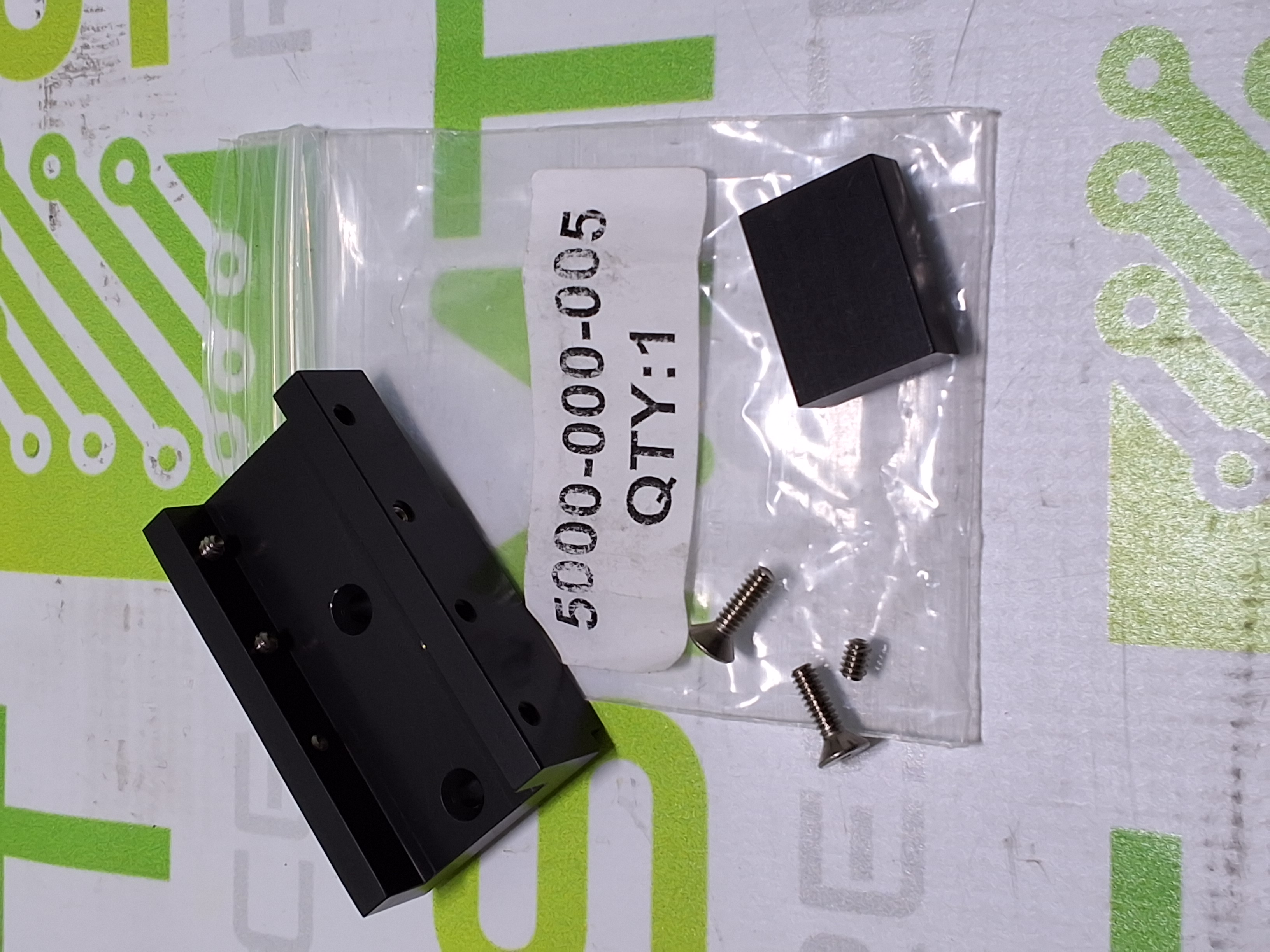 UNIVERSAL INSTRUMENTS MOUNTING BRACKET 5000-000-005 - NEW