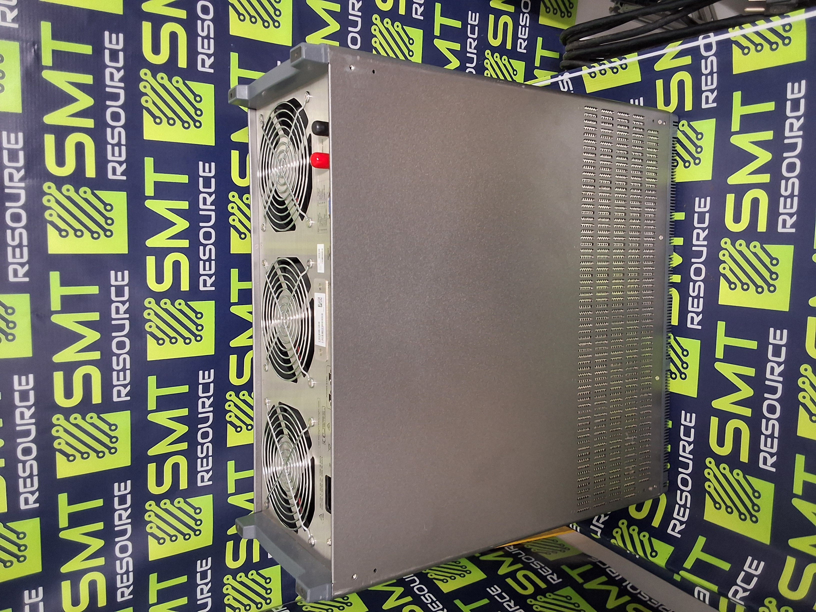 Used KEYSIGHT PXIe CHASSIS M901B ADVANCE SWITCH FABRIC 18-SLOT