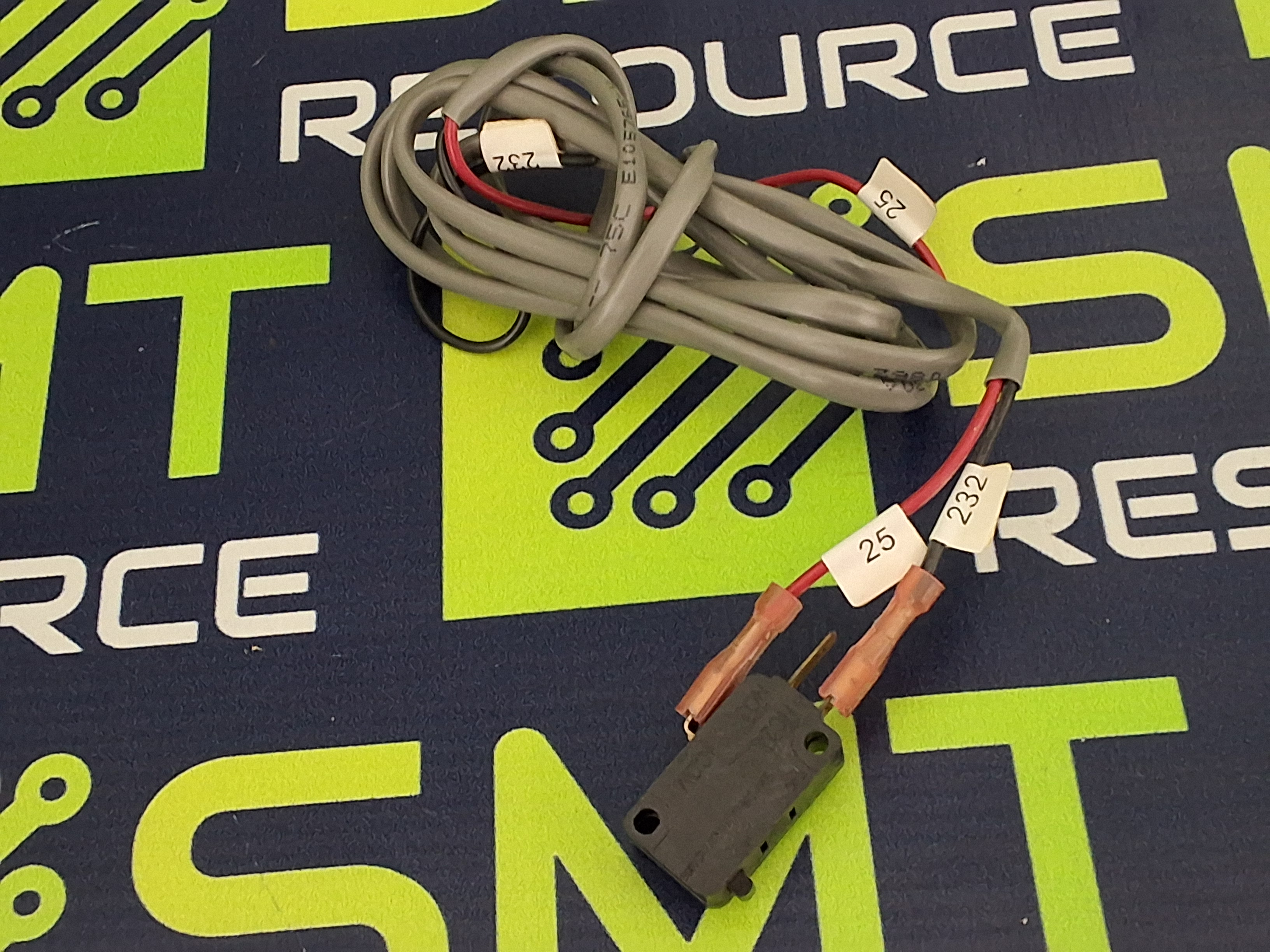 Used HONEYWELL V7-6C17D8 SNAP-ACTION MICROSWITCH WITH CABLE