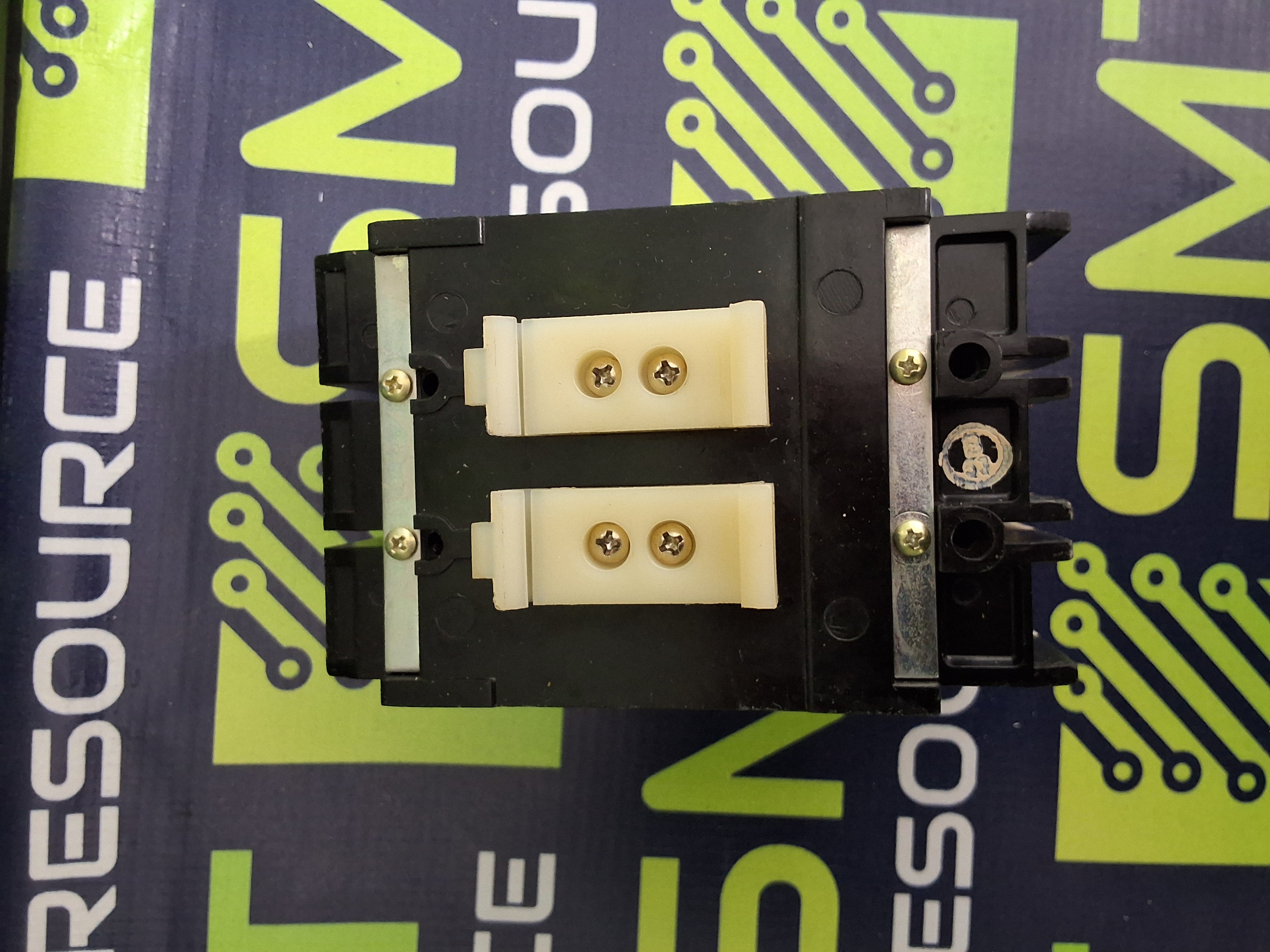 Used EATON GD22k MOLDED-CASE CIRCUIT BREAKER 3-POLE