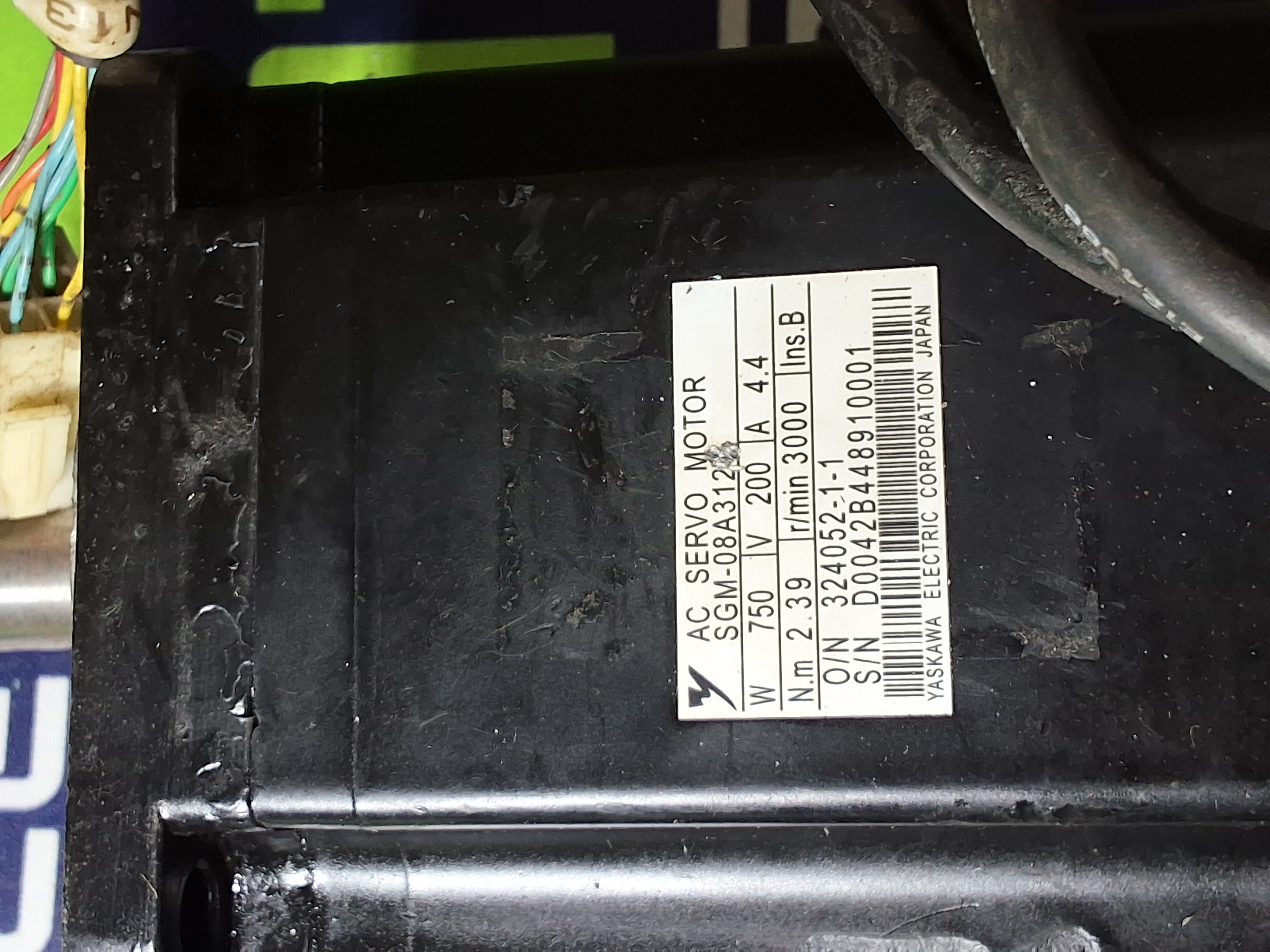 Used YASKAWA SGM-08A312 AC SERVO MOTOR
