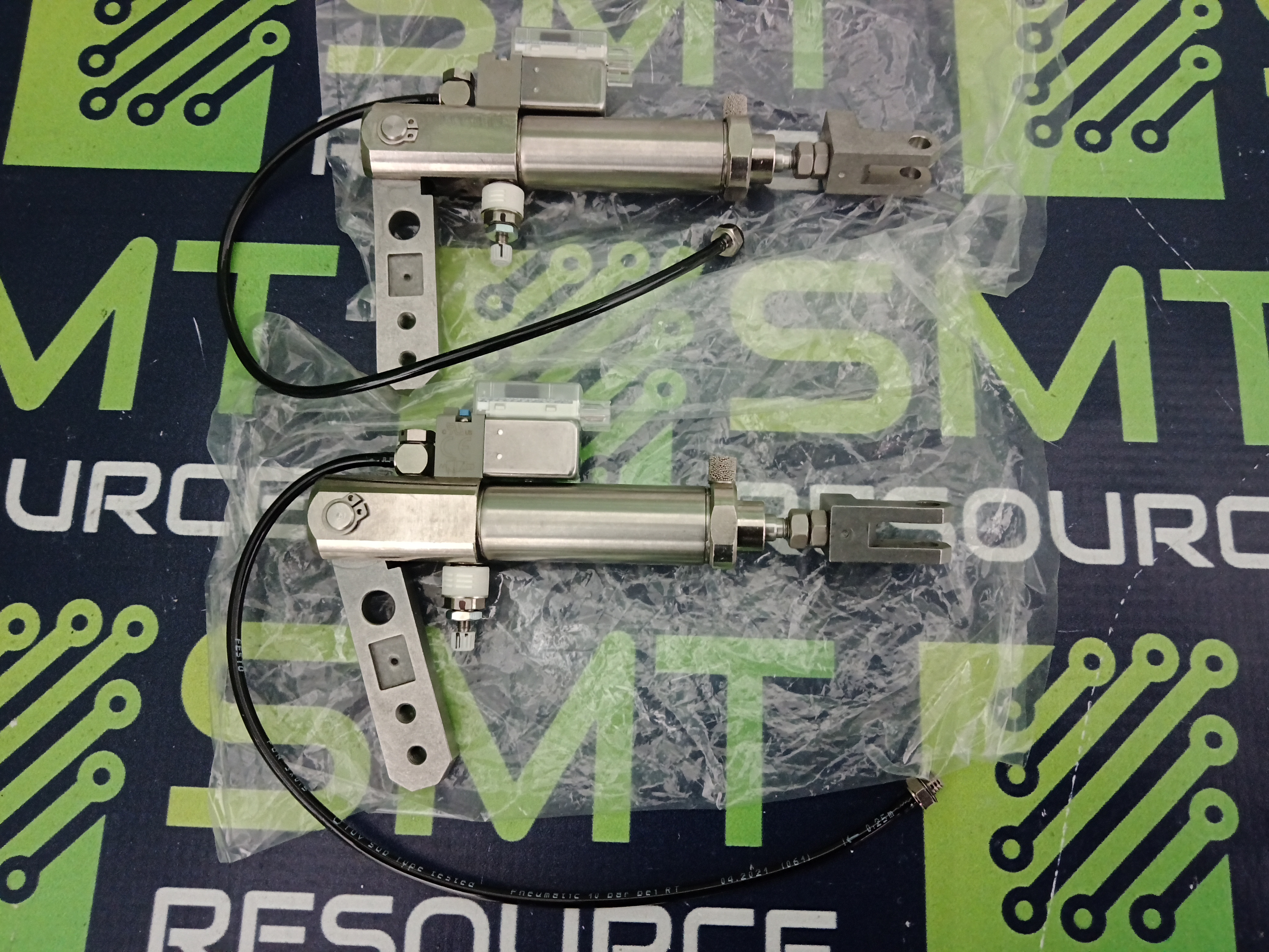 Used SMC CJ2D16-20-KJIJ1421 PNEUMATIC CYLINDER