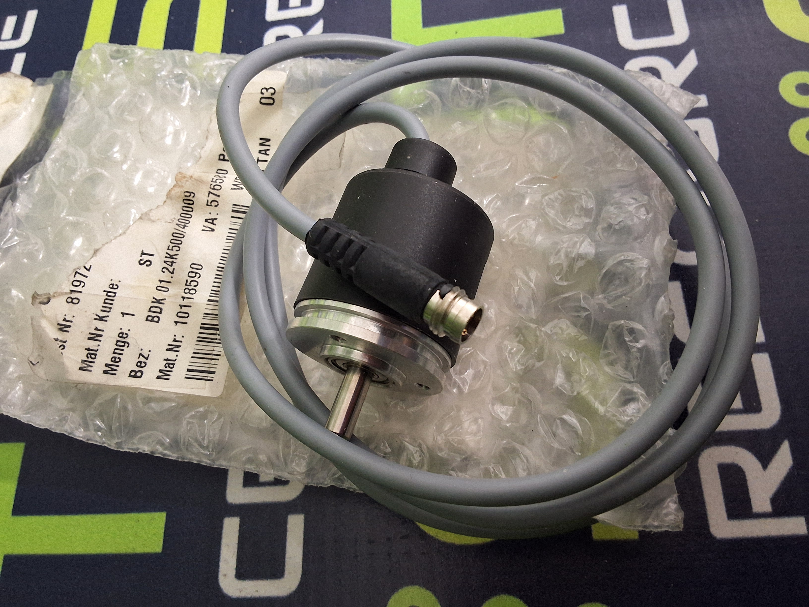 BAUMER BDK 01.24K500/400009 COMPACT ROTARY ENCODER - BRAND NEW