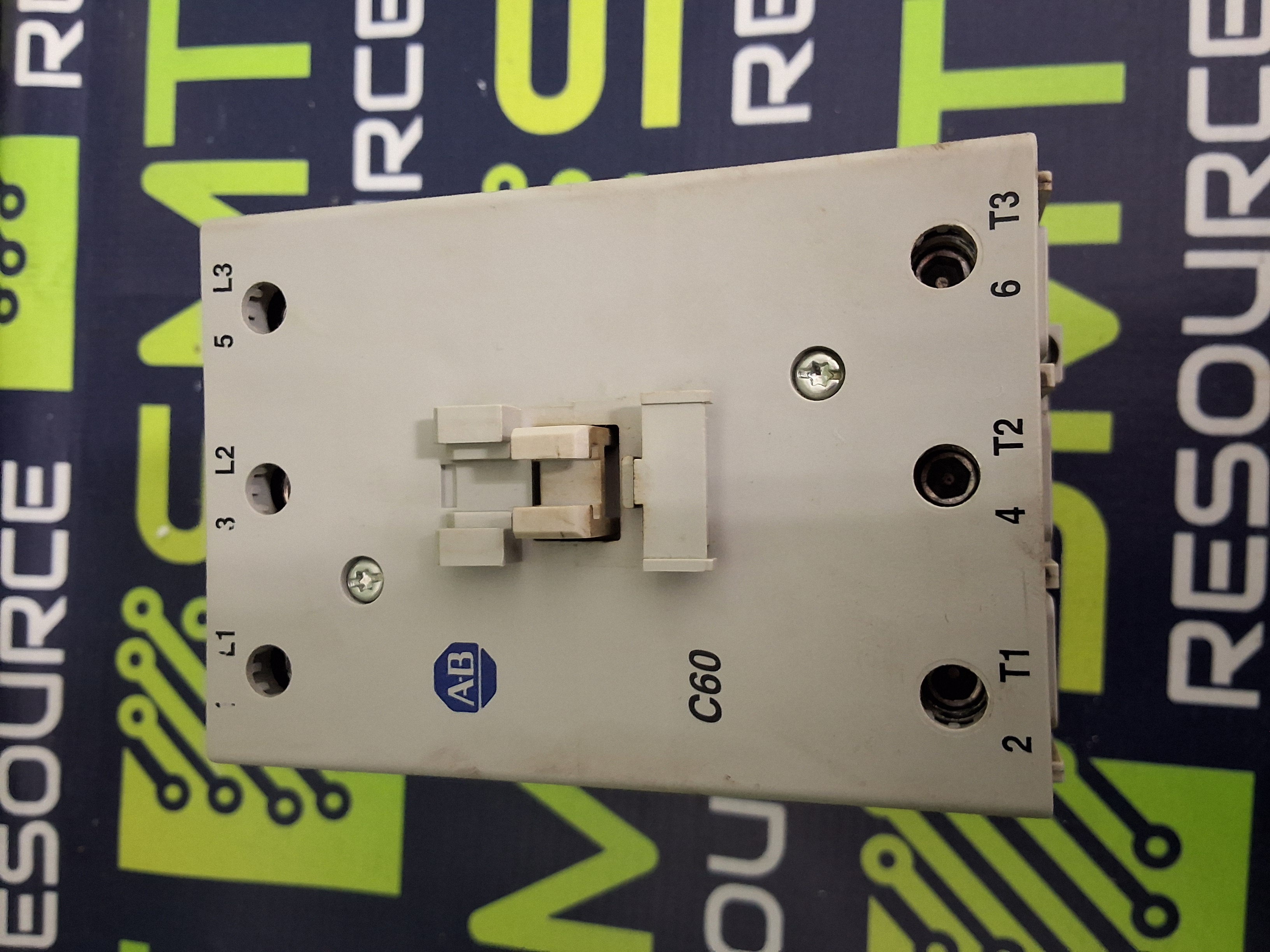 Used ALLEN-BRADLEY 100-C60*00 MAGNETIC CONTACTOR 3-POLE 690V 100A 600VAC