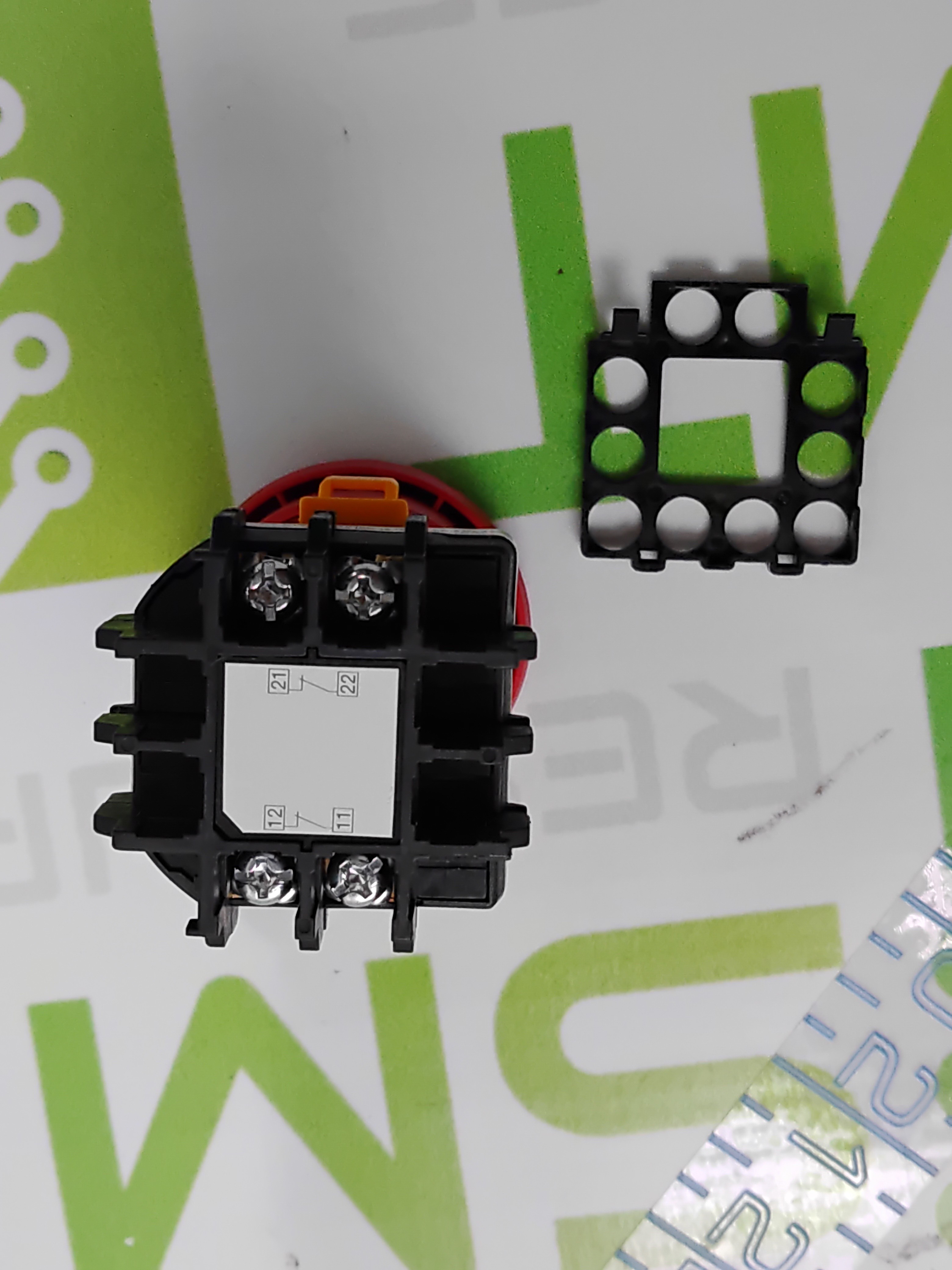 IDEC E STOP SWITCH XW1E-BV402MR