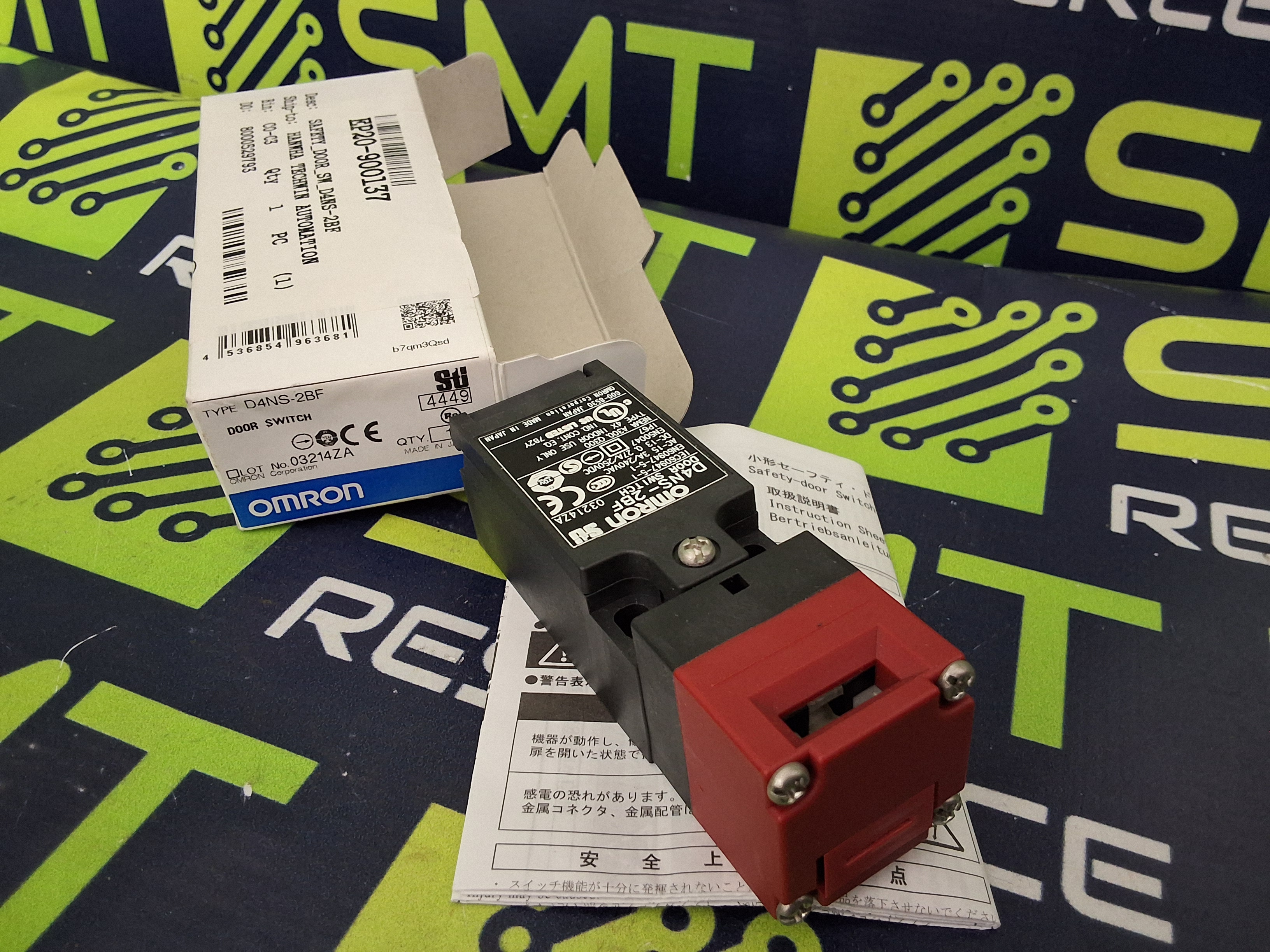 OMRON D4NS-2BF SAFETY DOOR SWITCH - BRAND NEW
