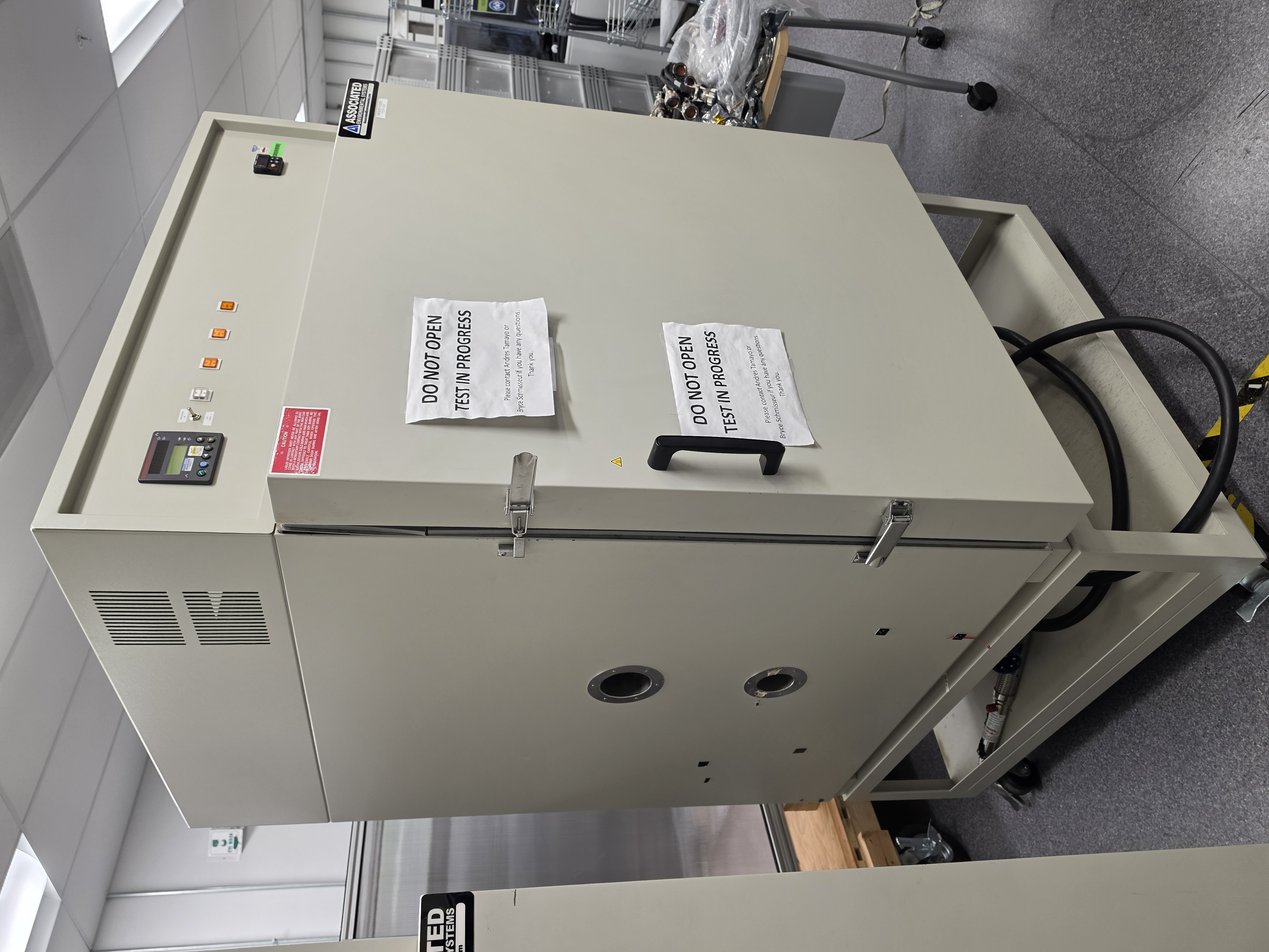 Used 2017 AES ZBD-127 Dry Box Environmental Test Chamber