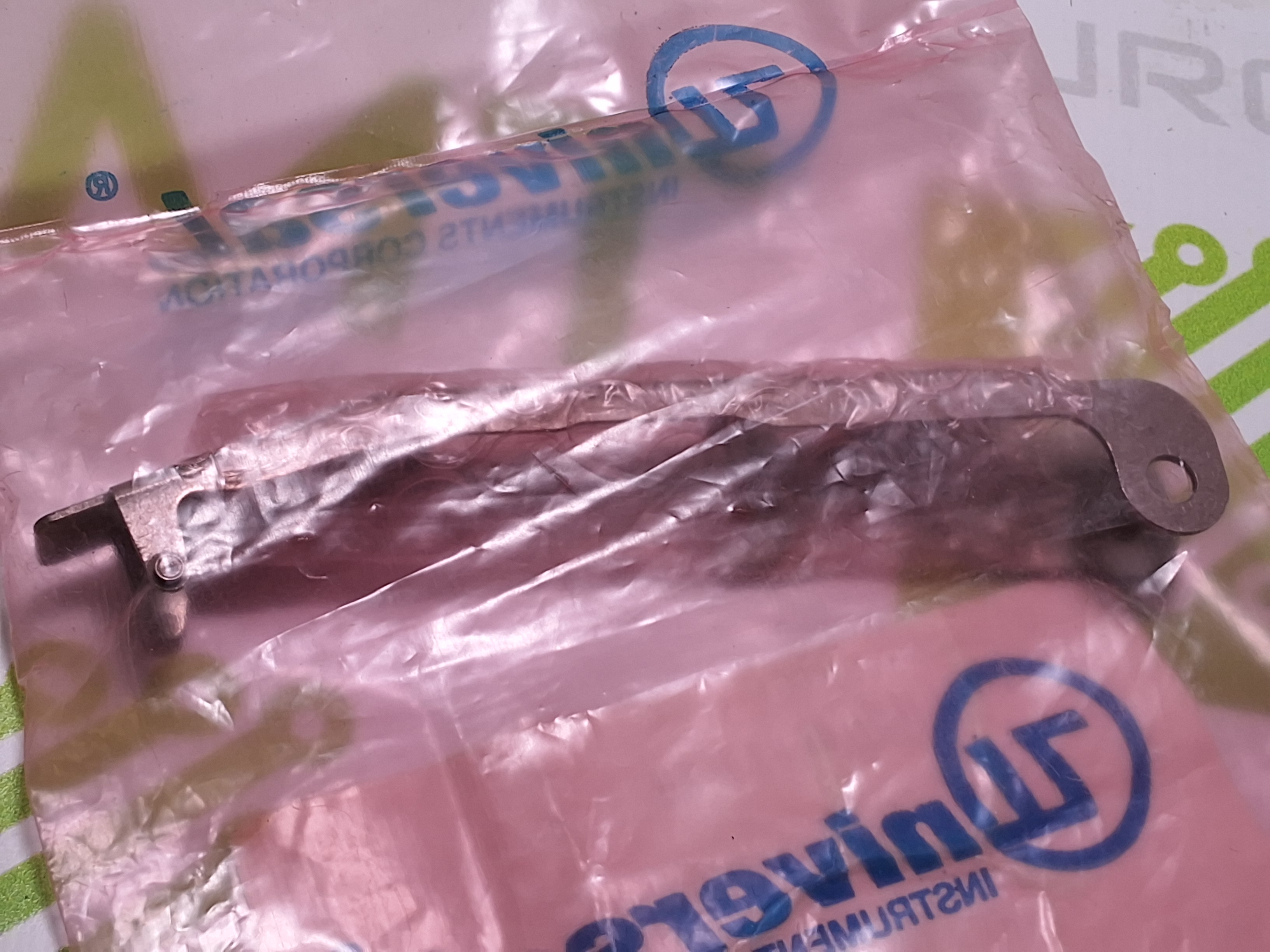 UNIVERSAL INSTRUMENTS 630 119 6886 LEVER ASSEMBLY - NEW