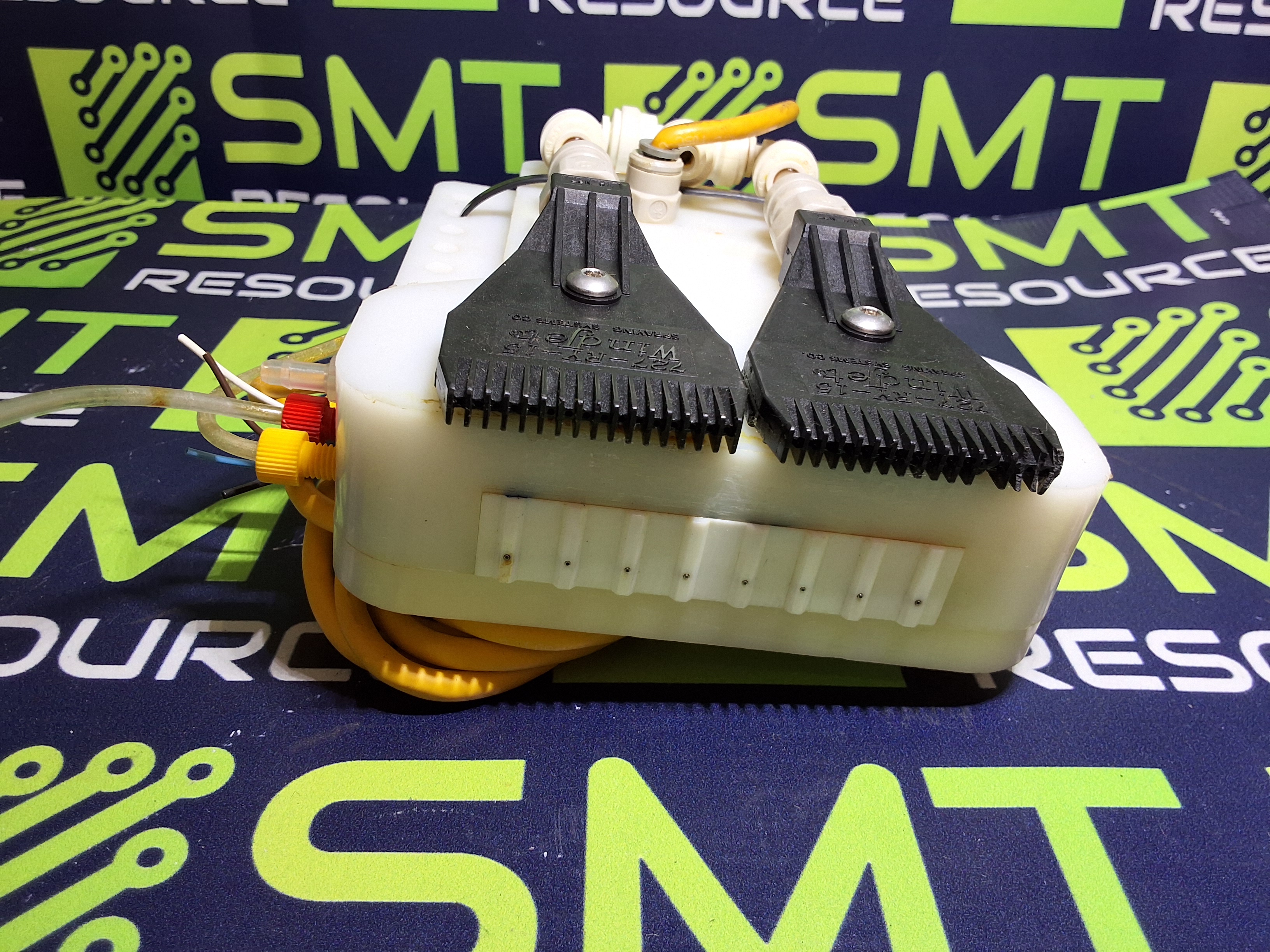 Used WINDJET 727-RY-15 FLAT FAN AIR NOZZLE ASSEMBLY