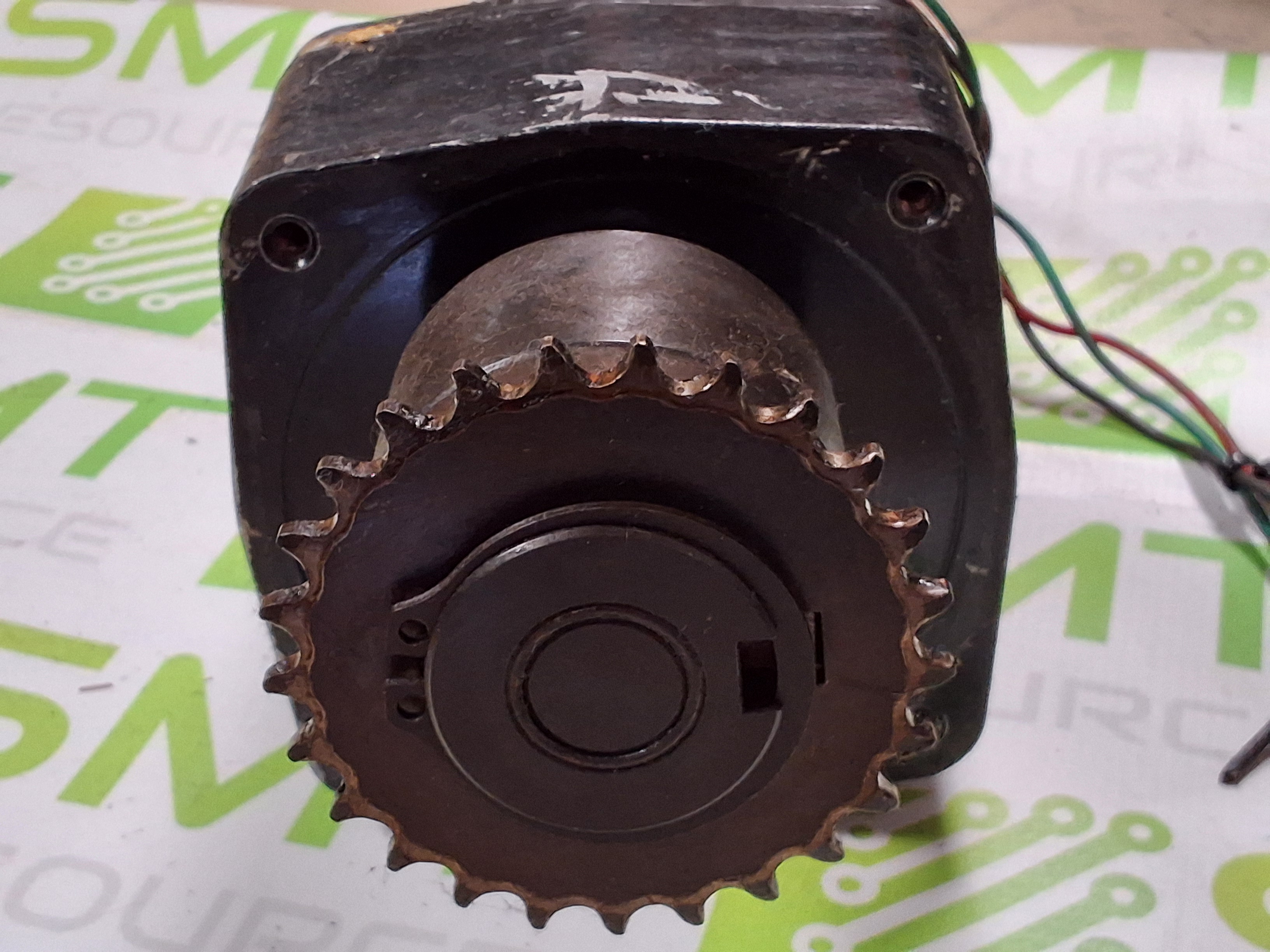 Used LEESON CM34D25NZ215A DC GEAR MOTOR