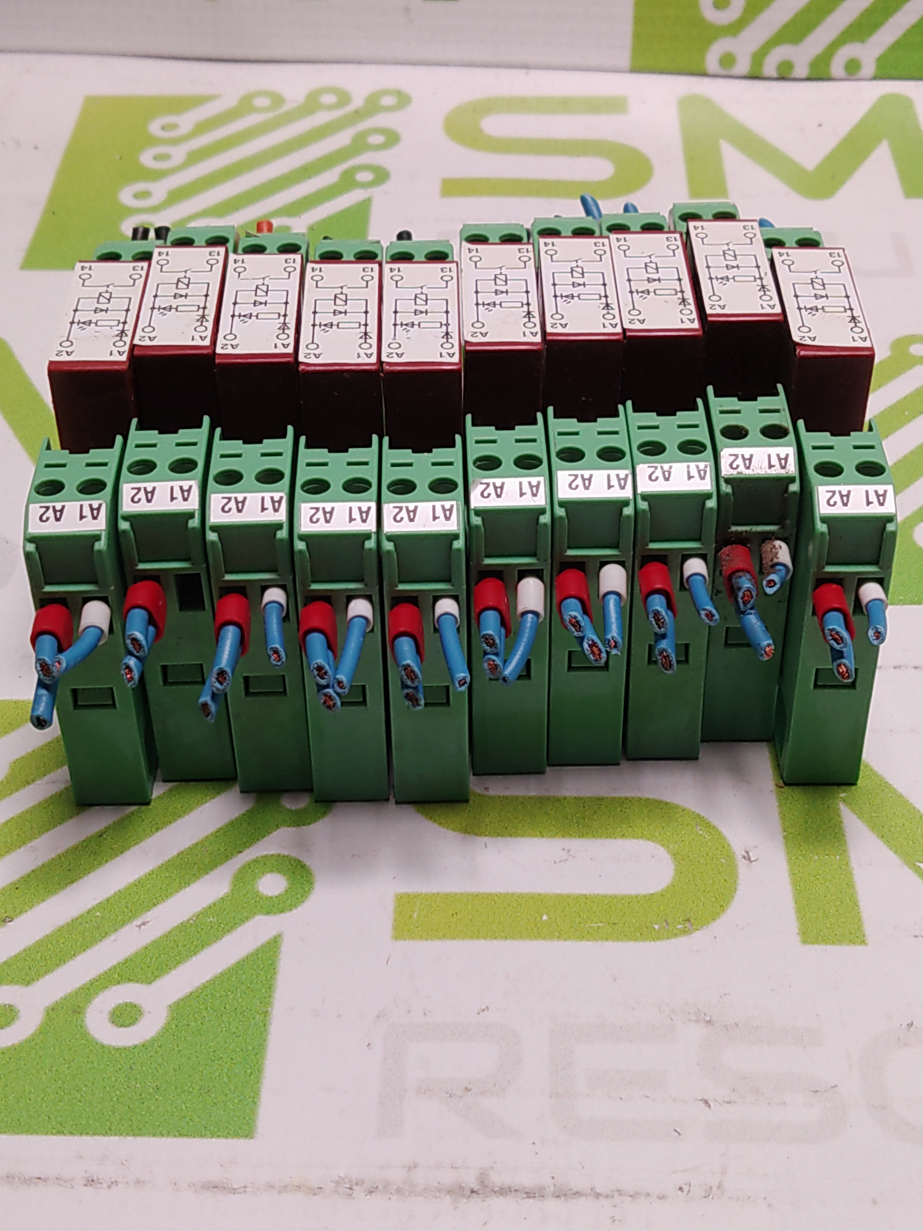 Used PHOENIX 2942807 RELAY MODULE S2001B24P EMG 10-REL/KSR-G 24/1-LCU 