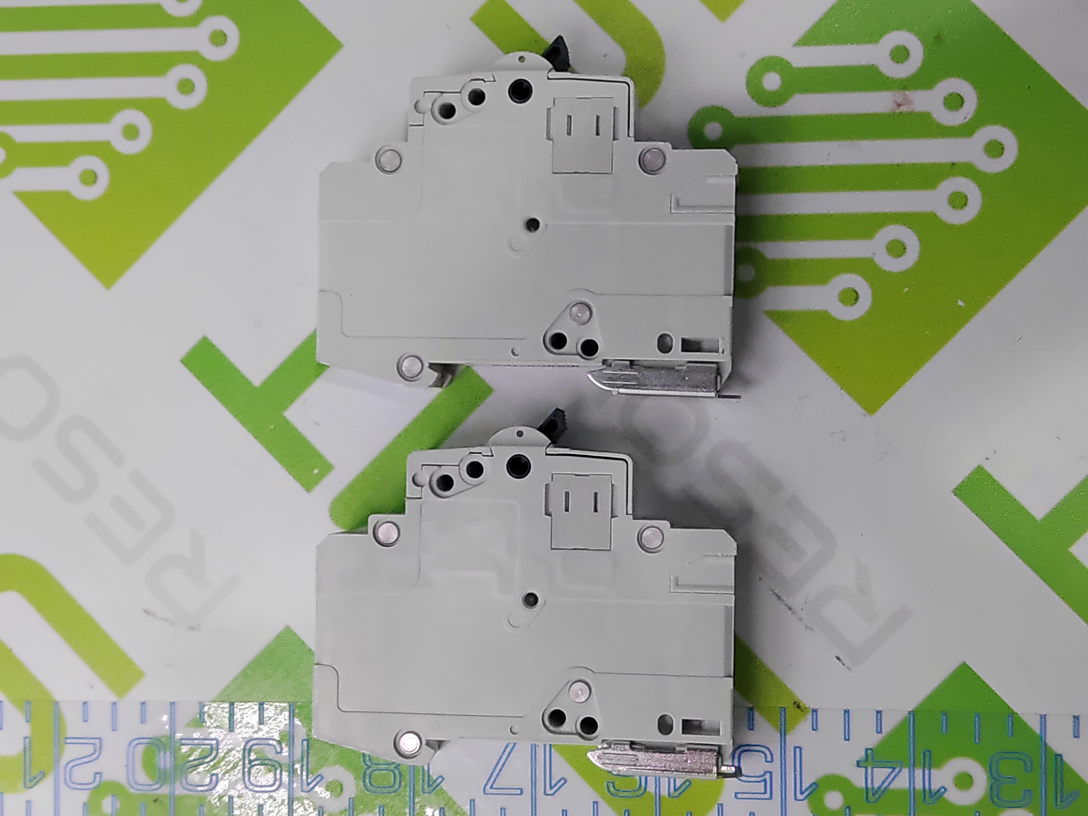 Used HAGER MY 106E C 6 CIRCUIT BREAKER