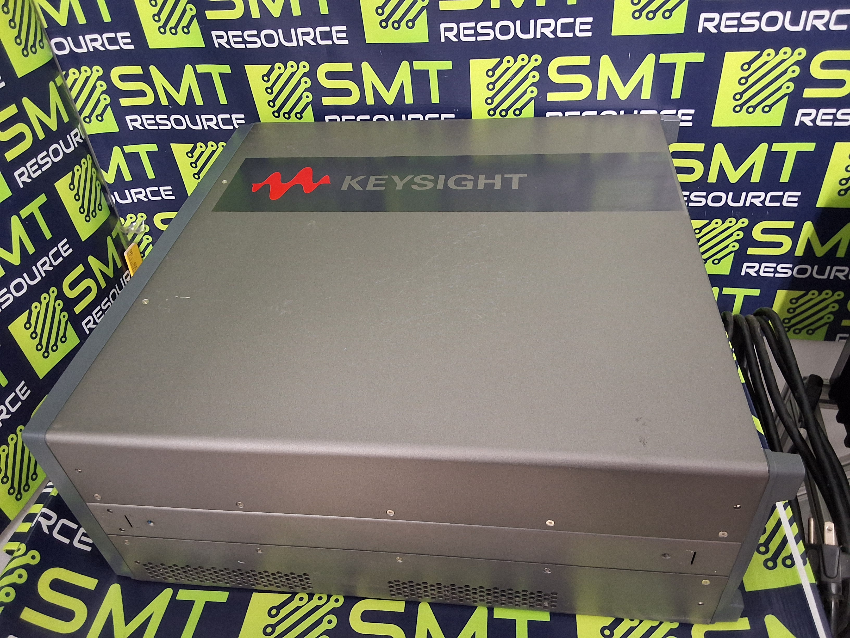Used KEYSIGHT PXIe CHASSIS M901B ADVANCE SWITCH FABRIC 18-SLOT 220/240V 1300W