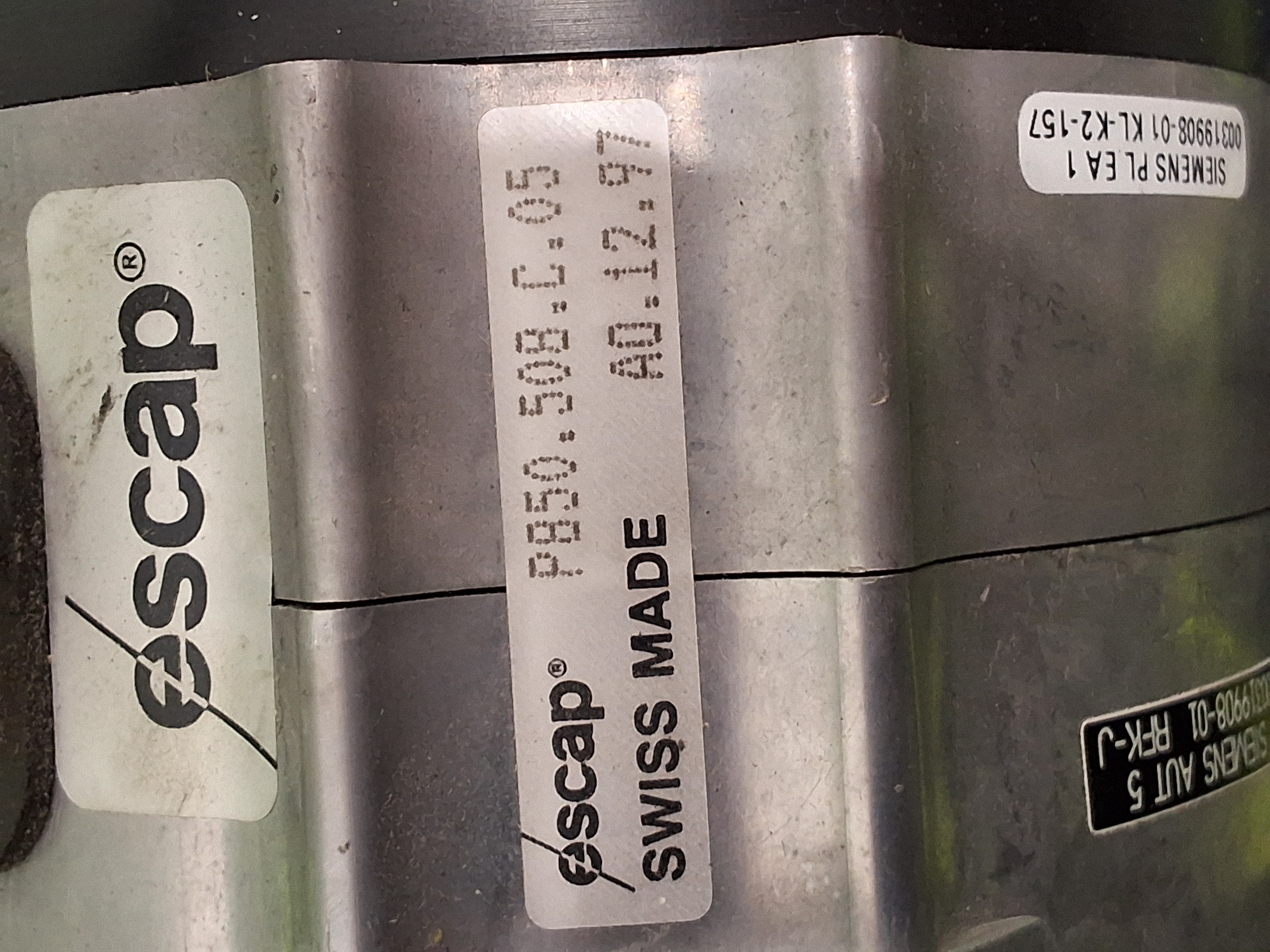 Used SIEMENS / ESCAP 00319908-01 STAR DRIVE SERVO MOTOR P850.508.C.05